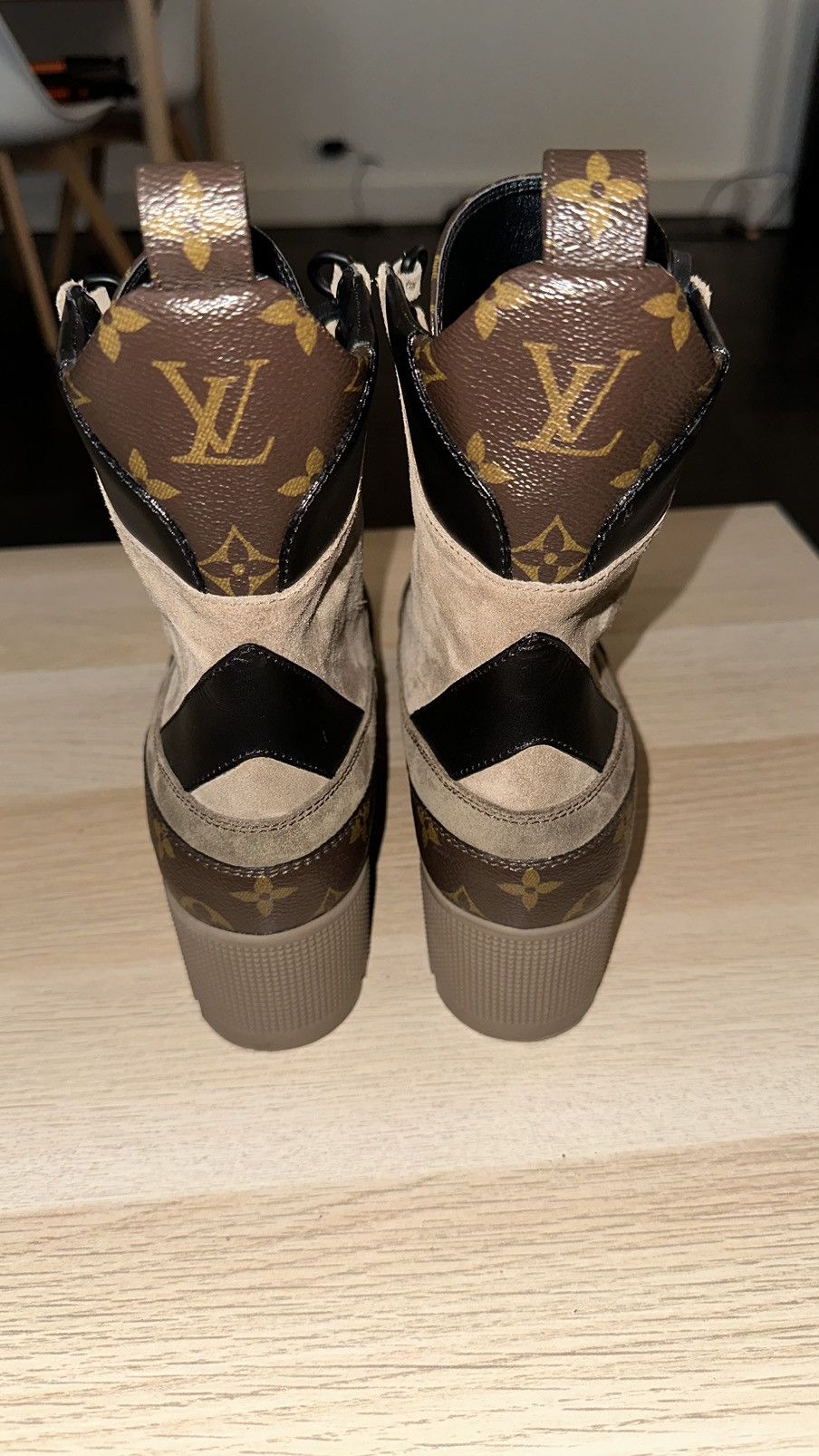 Louis Vuitton Louis Vuitton Lace up suede Boot Size US 8.5 / IT 38.5 - 3 Thumbnail