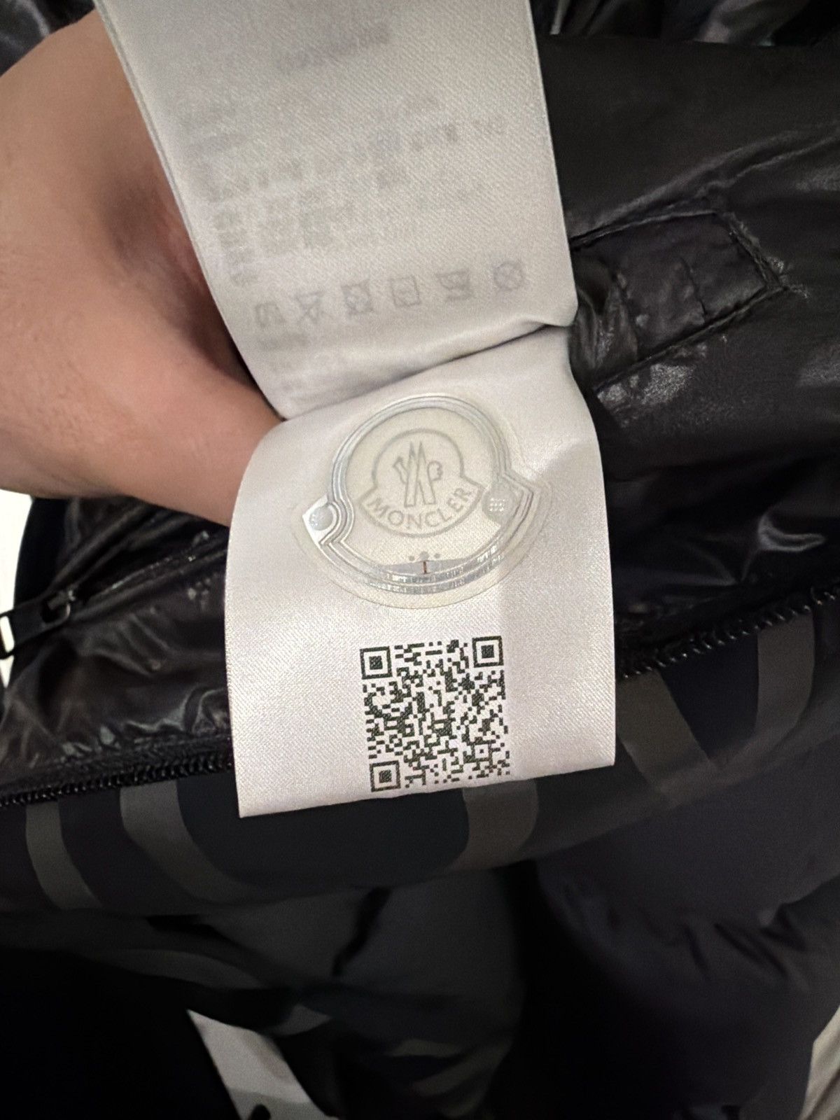 Moncler Moncler Rare winter jacket blackout logo Size US L / EU 52-54 / 3 - 6 Thumbnail