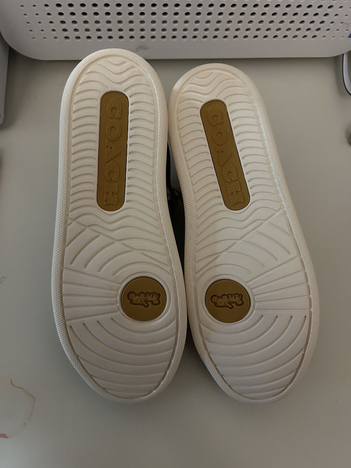 Coach Coach x Peanuts Snoopy CE860 Women’s Signature Shoe NO BOX Size US 5 / IT 35 - 5 Thumbnail