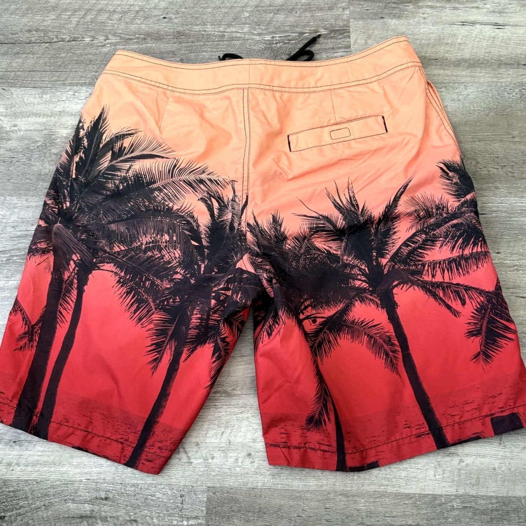 Gap GAP Mens Large Board Shorts Palm Sunset Lightweight Drawstring Swim Size US 33 - 8 Thumbnail