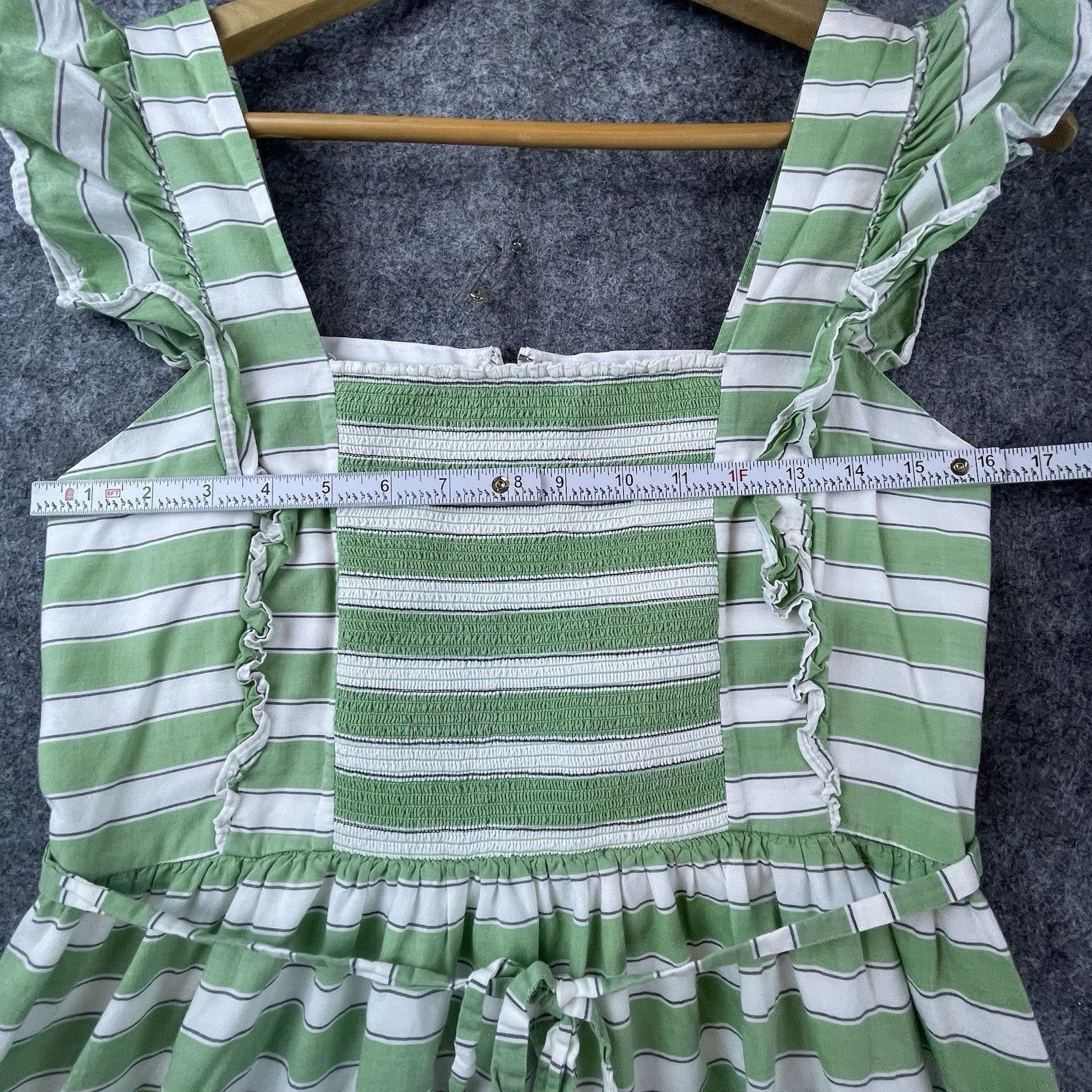 Ann Taylor Ann Taylor Dress 2 Green Ruffle Smocked Cottage Farm Size XS / US 0-2 / IT 36-38 - 5 Thumbnail