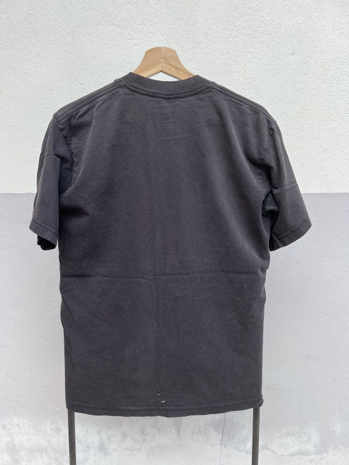 Vintage Vintage Thrashed Faded Heavy Cotton Distressed Plain Tee Size US M / EU 48-50 / 2 - 4 Thumbnail