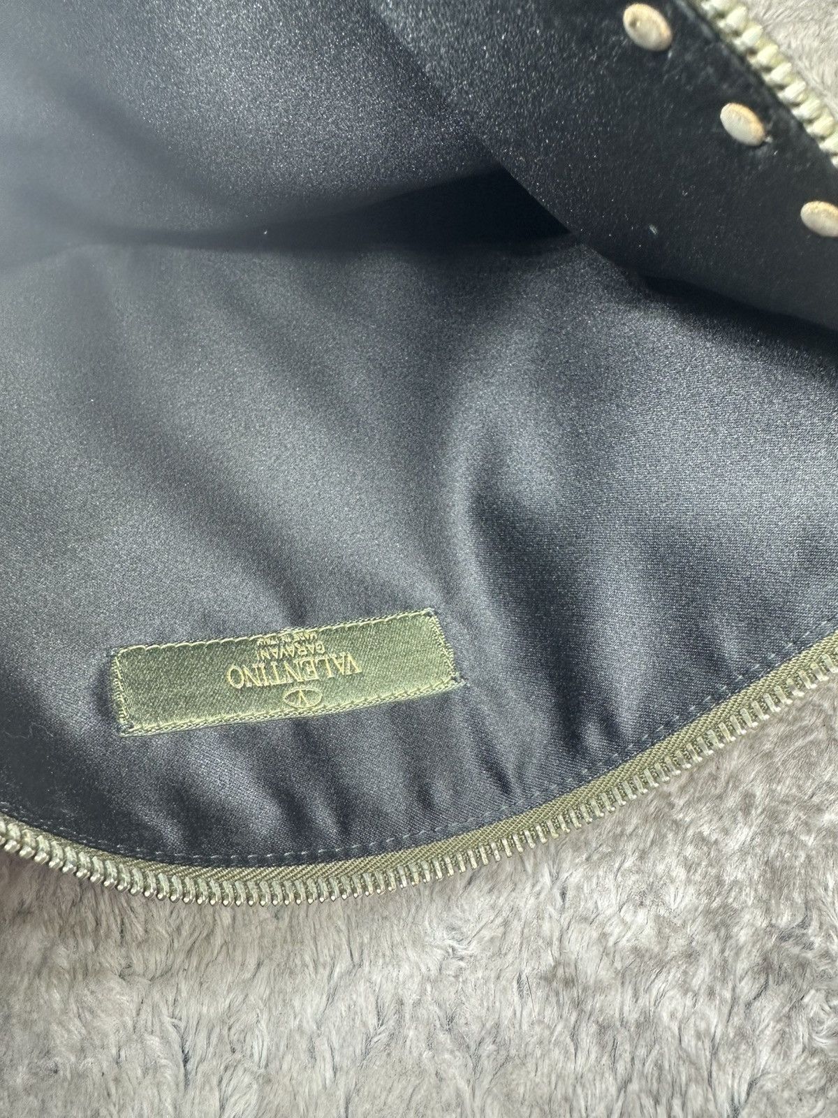 Gianni Valentino Valentino Garavani Rockstud Clutch Bag – Olive Green Leather Size ONE SIZE - 7 Thumbnail