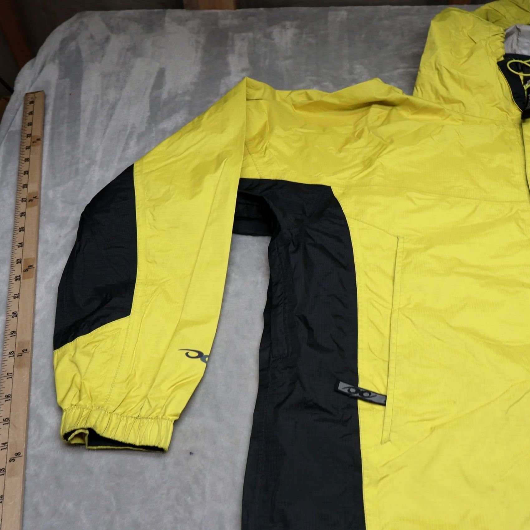 Marmot Marmot Jacket Mens Large Yellow Windbreaker Zip Full Zip Pockets Breathable Lightweight Outdoor Hiking Trail Casual Travel Wind-Resistant Nylon YO Size US L / EU 52-54 / 3 - 2 Thumbnail
