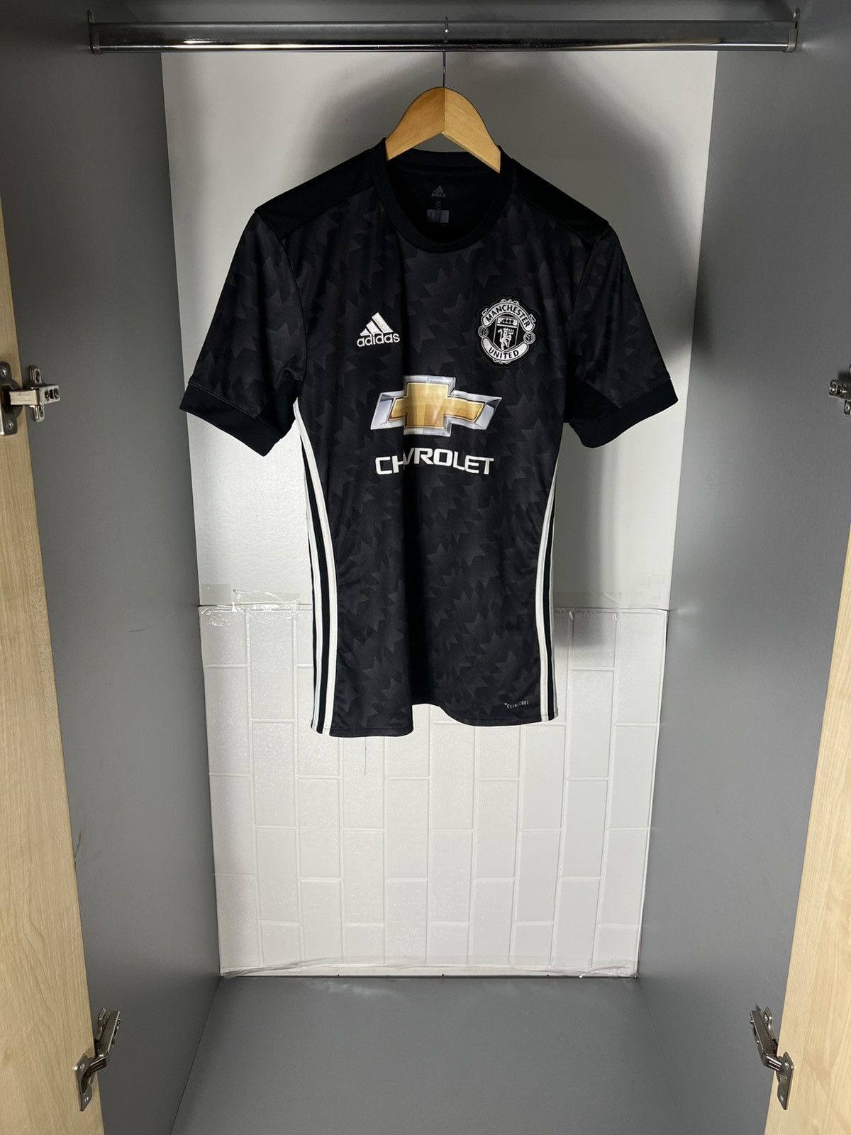 Vintage ADIDAS FC MANCHESTER UNITED ENGLAND SOCCER JERSEY RETRO Y2K Size US S / EU 44-46 / 1 - 3 Thumbnail