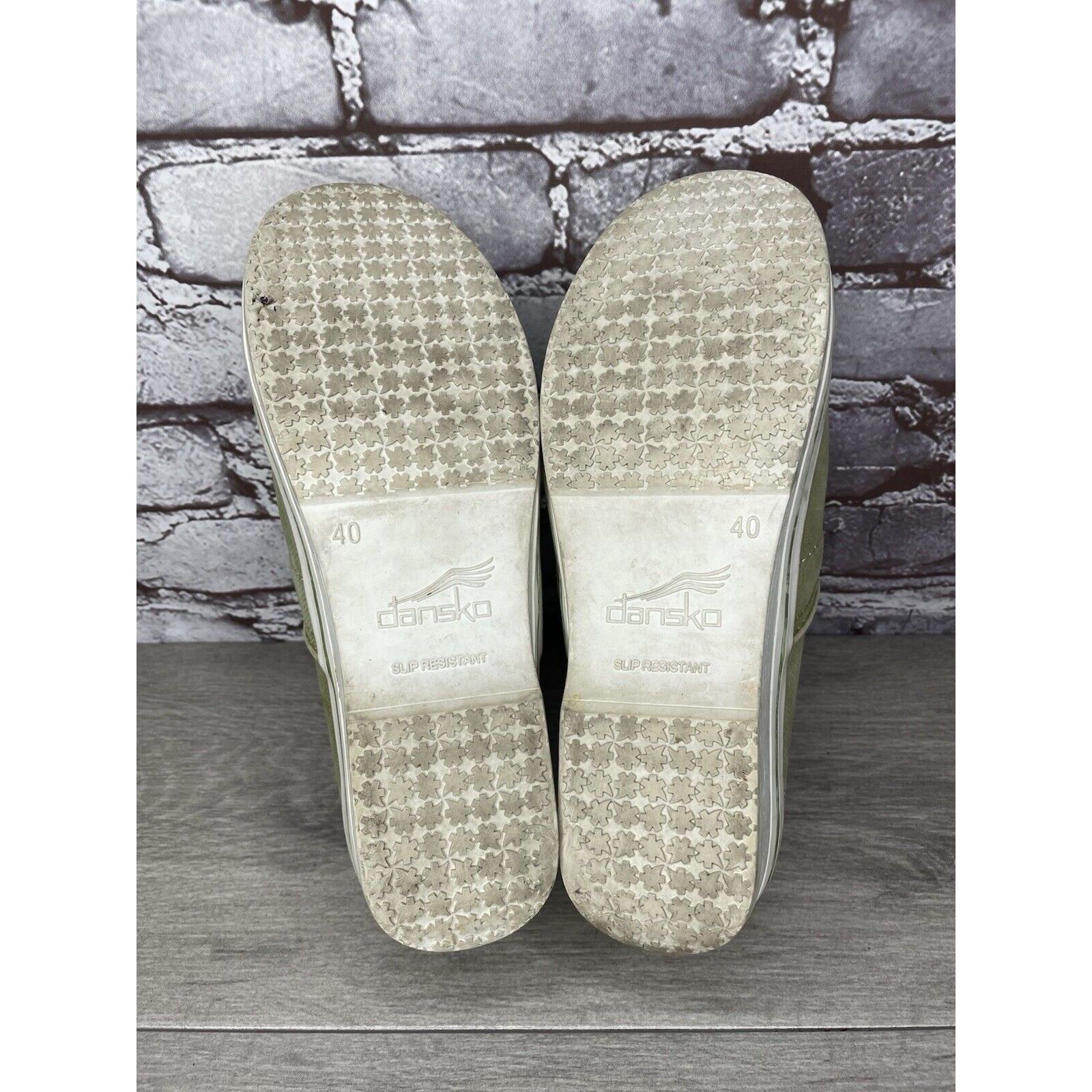 Other Dansko Green White Canvas Slip Resistant Clogs Work Shoes Wo Size US 9.5 / IT 39.5 - 8 Thumbnail