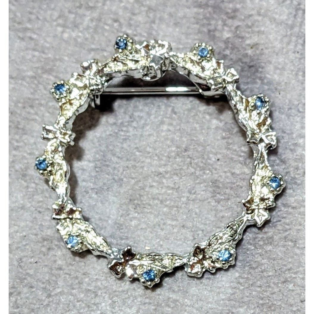 Other Dainty Blue And Silver Floral Rhinestone Wreath Brooch Size ONE SIZE - 4 Thumbnail