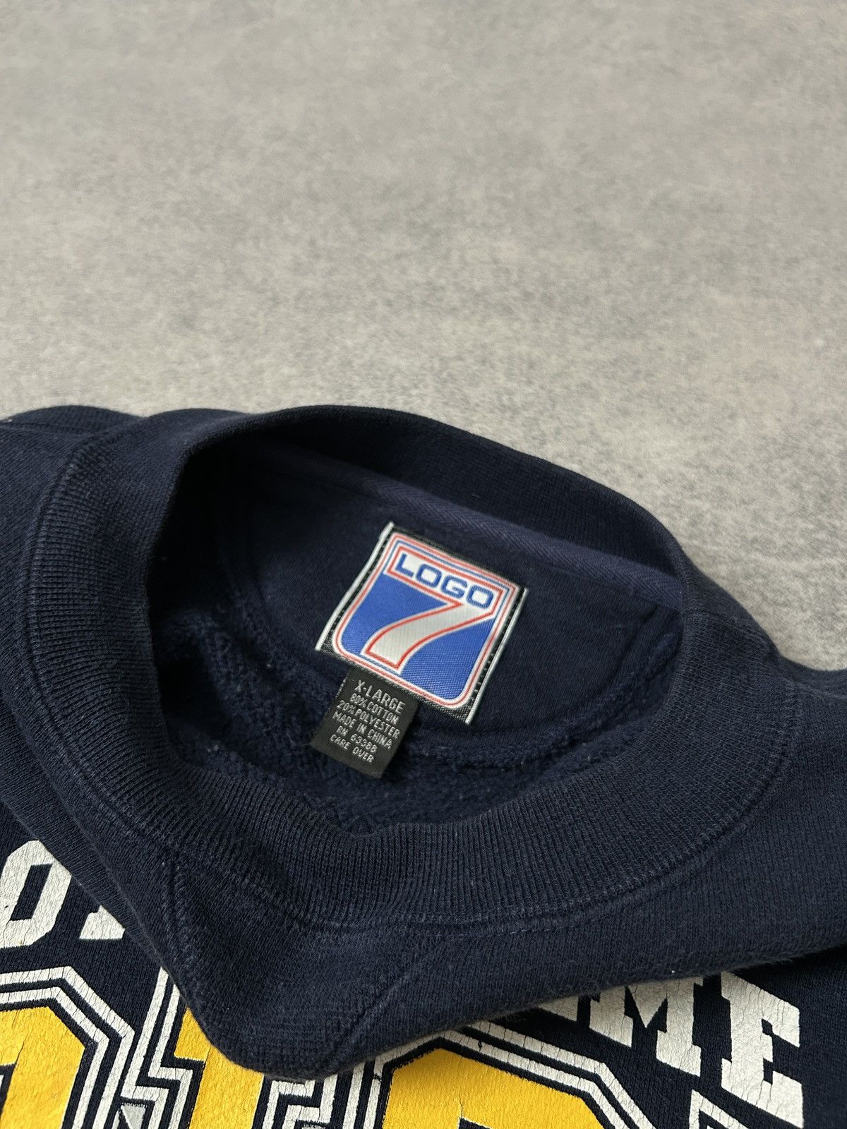 Vintage Vintage Notre Dame Irish 🇮🇪 7Logo Sweatshirt mens blue Size US L / EU 52-54 / 3 - 4 Thumbnail