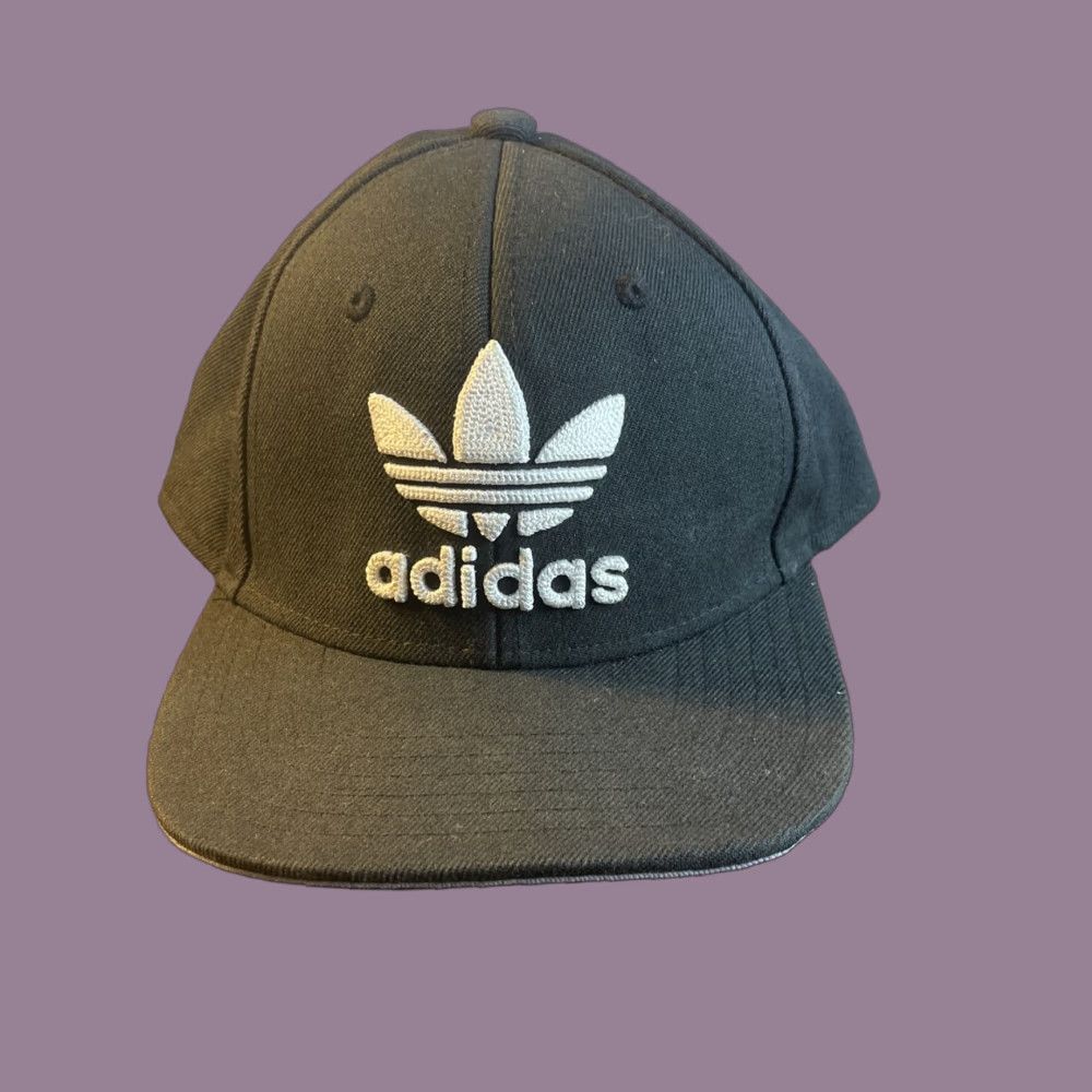 Adidas Adidas Originals Men's Trefoil Chain Flat brim Snapback Cap One Size Black/White Solid Hat Mens Snapback Cap Size ONE SIZE - 1 Thumbnail
