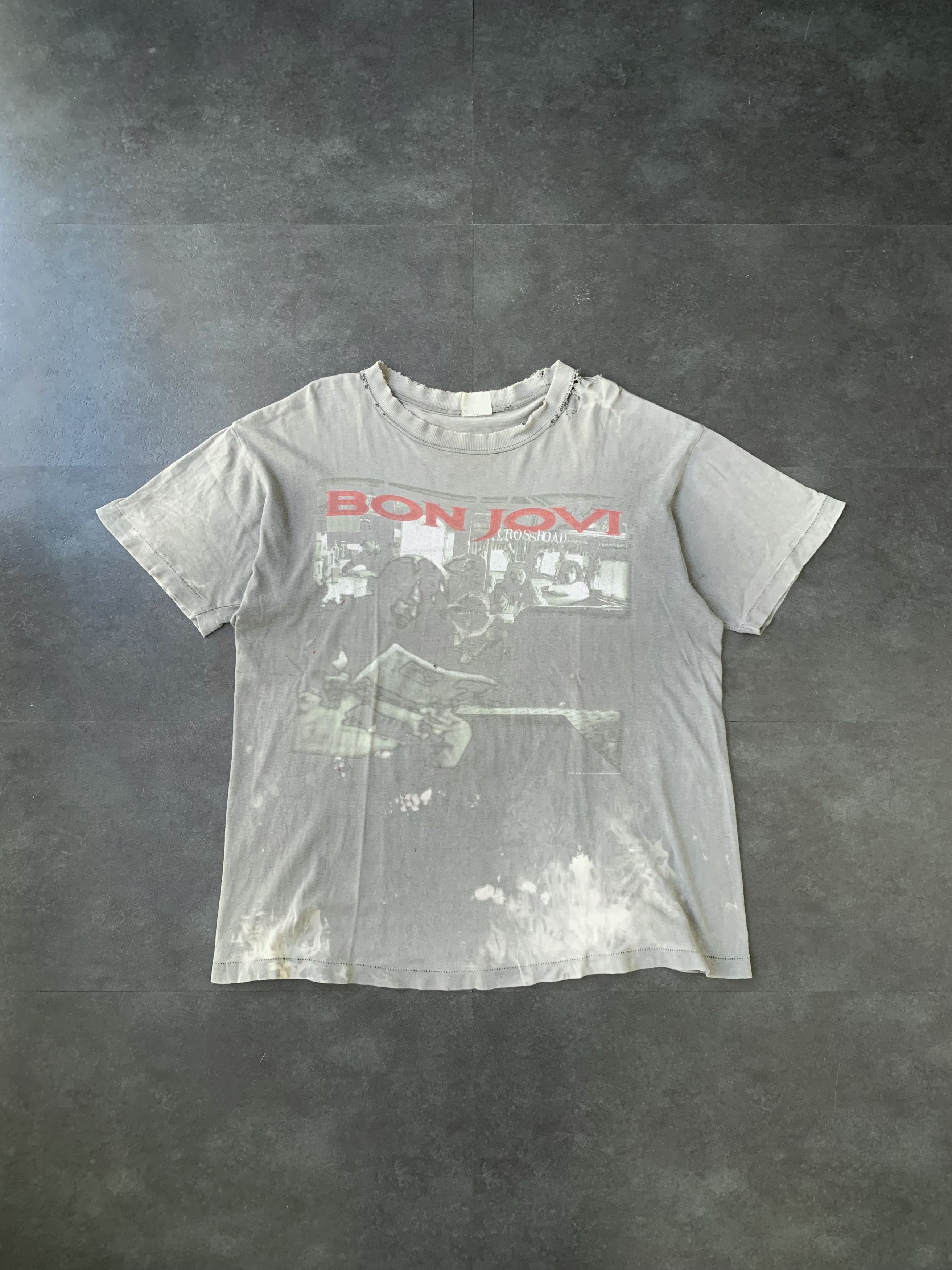 Vintage Faded Vintage 1990s Bon Jovi Crossroads Band Tee Shirt Size US XL / EU 56 / 4 - 1 Thumbnail