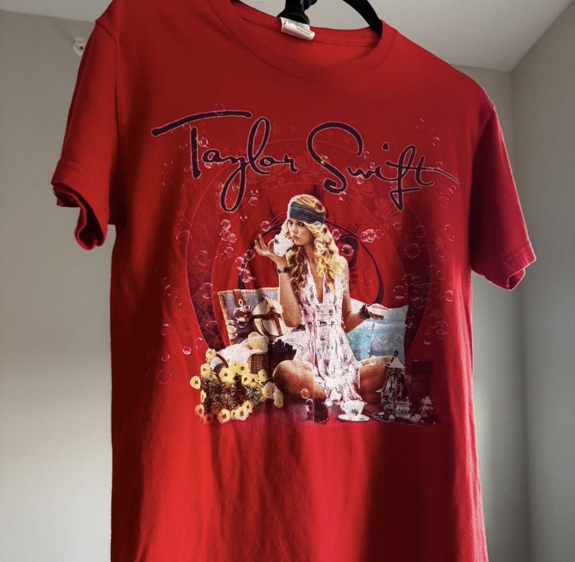 Gildan RARE vintage Taylor swift fearless red t shirt Size S / US 4 / IT 40 - 7 Thumbnail