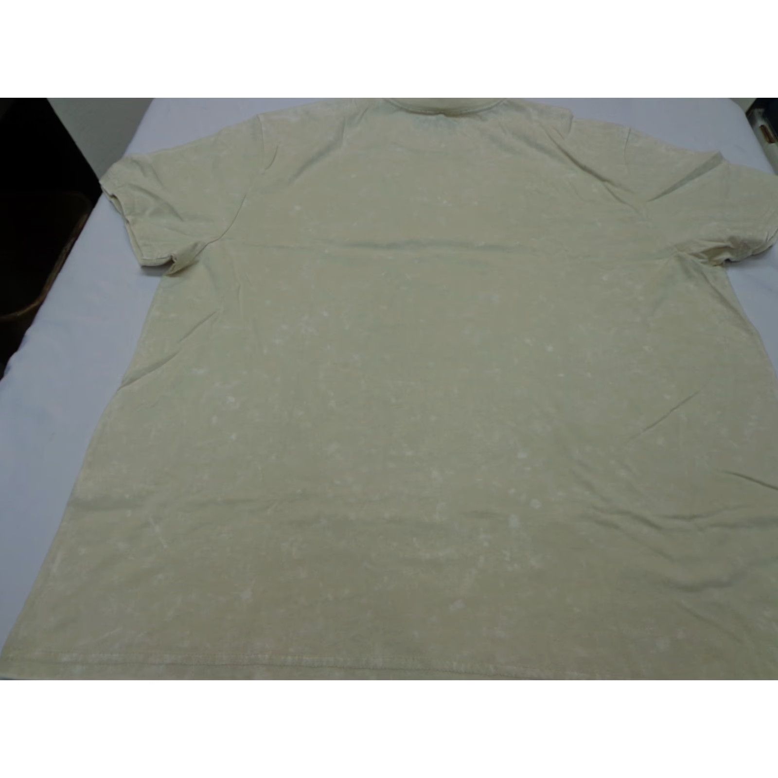 Vintage AC DC Back In Black T Shirt Crew Neck Short Sleeve Graphic Band Screen Print XL Ivory/White Men Modern Rock & Roll Girls? Size US XL / EU 56 / 4 - 6 Thumbnail