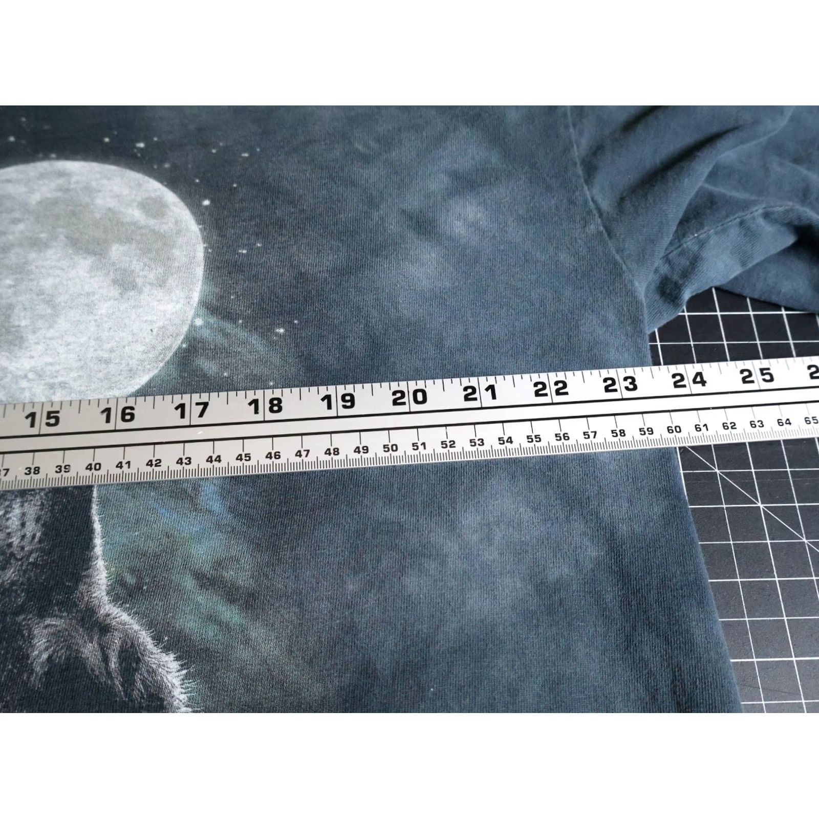 The Mountain VINTAGE The Mountain 3 Wolves Moon T-Shirt Adult XL Gray Tie Dye VTG Moon, Animals, Nature, Outdoor Shirt Mens XL Gray Size US XL / EU 56 / 4 - 6 Thumbnail