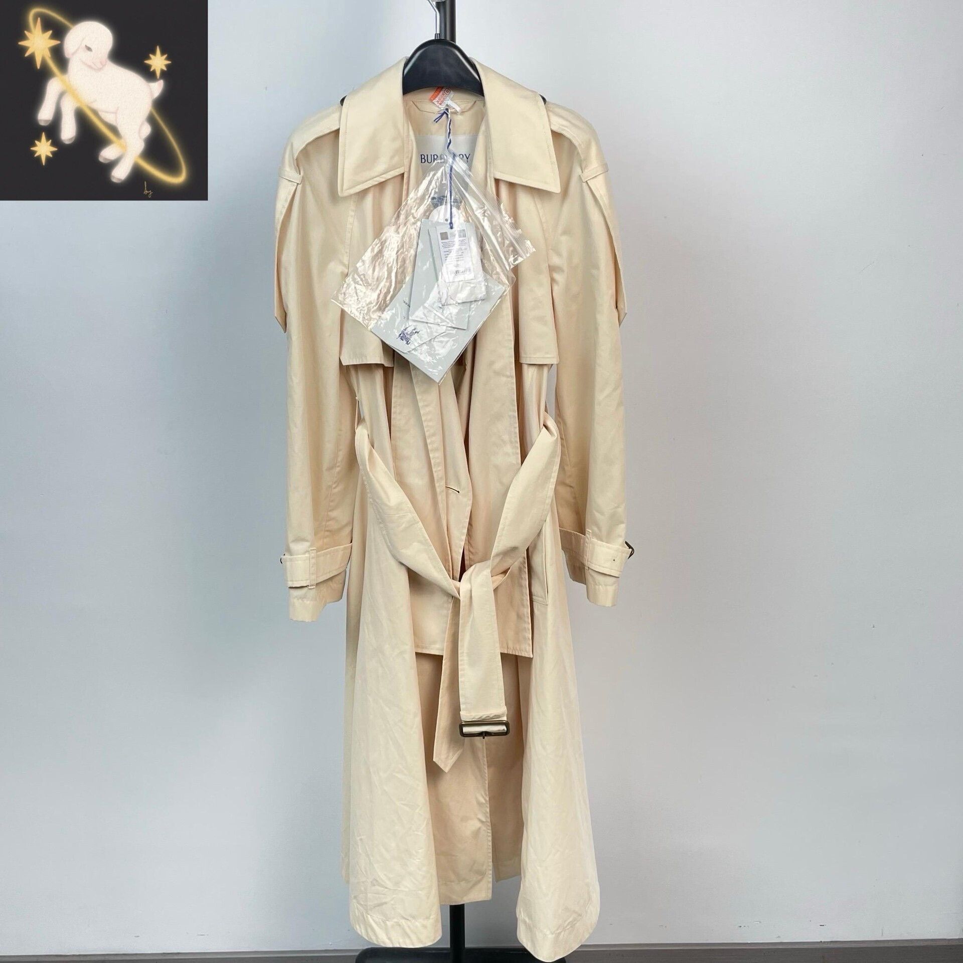 Burberry Burberry Trerose Trench Coat with Bow Size M / US 6-8 / IT 42-44 - 1 Thumbnail