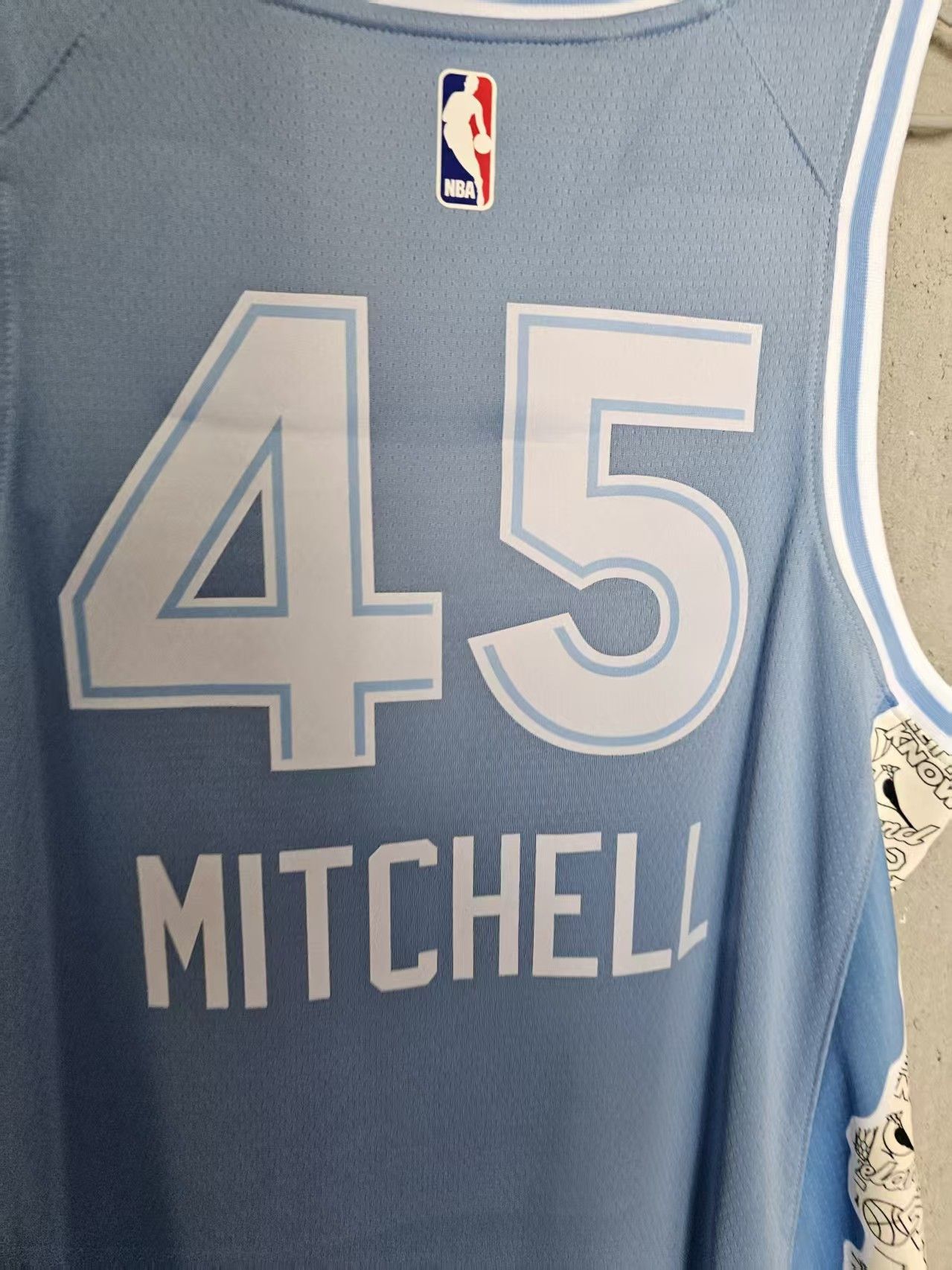 NBA Cleveland Cavaliers #45 Donovan Mitchell Jersey L Size US L / EU 52-54 / 3 - 4 Thumbnail