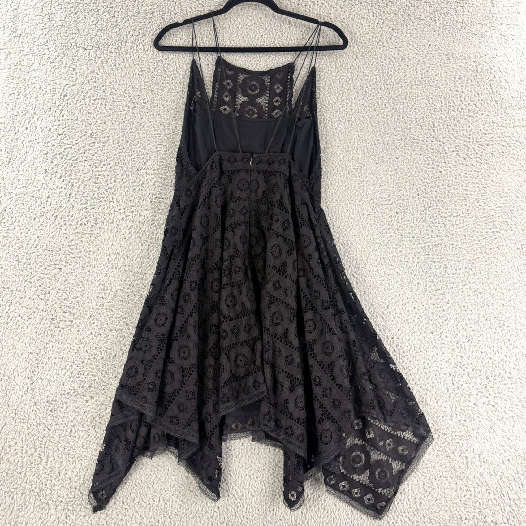 Free People Free People Mini Dress Women 10 Black Lace Sleeveless Strappy Sleeve Velvet Bohemian Party/Cocktail, Boho, Vintage? Not Vintage (Pre-Owned) Size L / US 10 / IT 46 - 6 Thumbnail