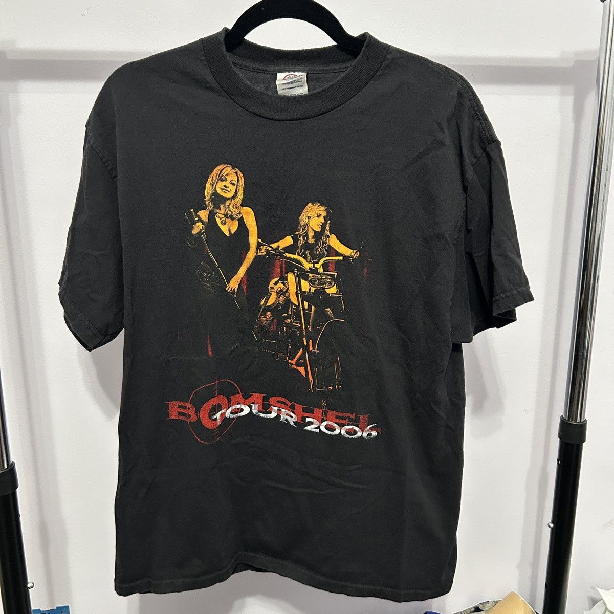 Delta Vintage Bomshel 2006 Graphic Tshirt Size Large - "Bradley" Size L / US 10 / IT 46 - 2 Thumbnail