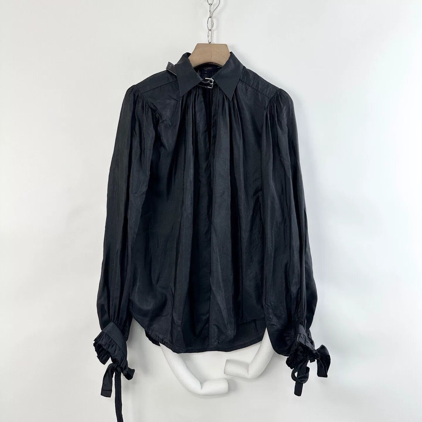 Louis Vuitton Louis Vuitton Women's Black Loose Shirt Size S / US 4 / IT 40 - 1 Thumbnail