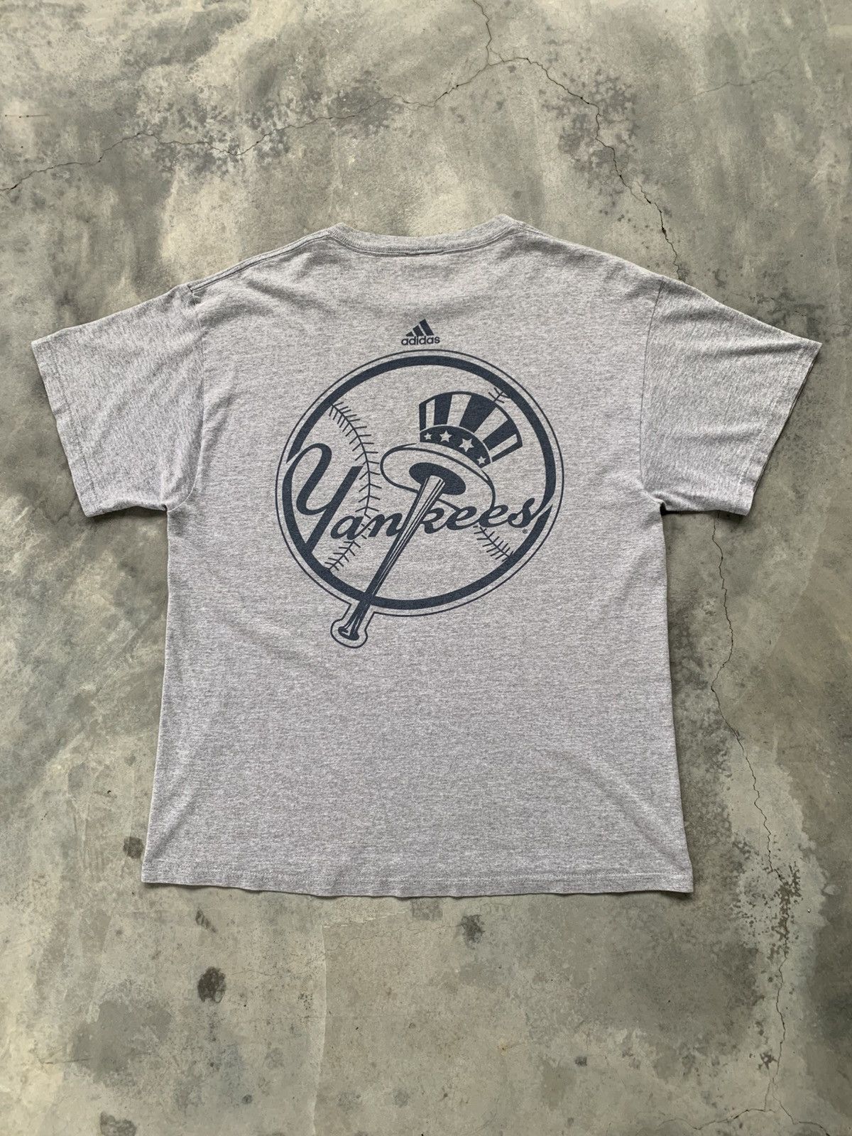 Adidas Vintage Adidas New York Yankees Tshirt Size US L / EU 52-54 / 3 - 4 Thumbnail
