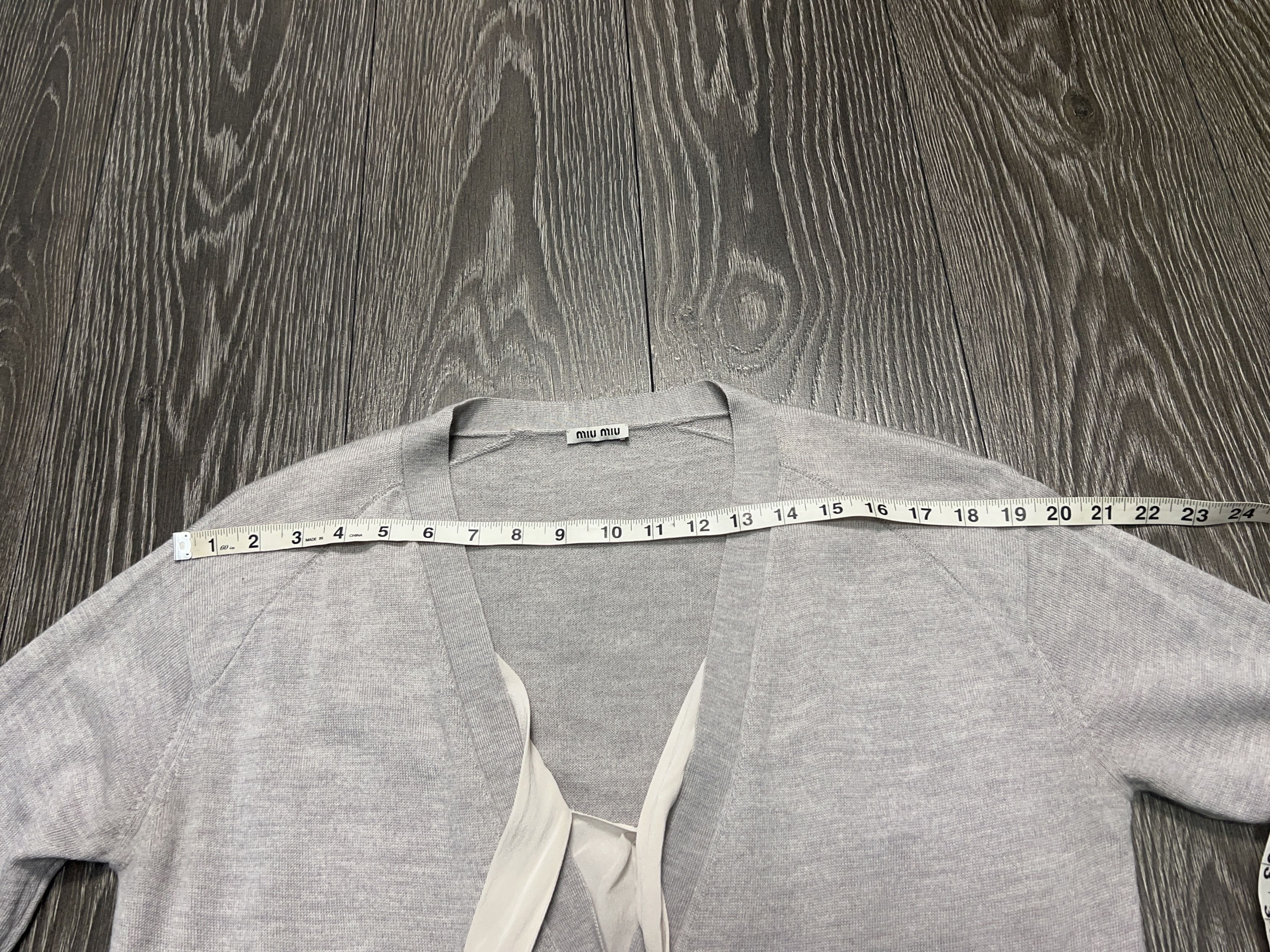 Miu Miu Gray Button Cardigan Bow Style Pullover Sweater Size M/L Size M / US 6-8 / IT 42-44 - 9 Thumbnail