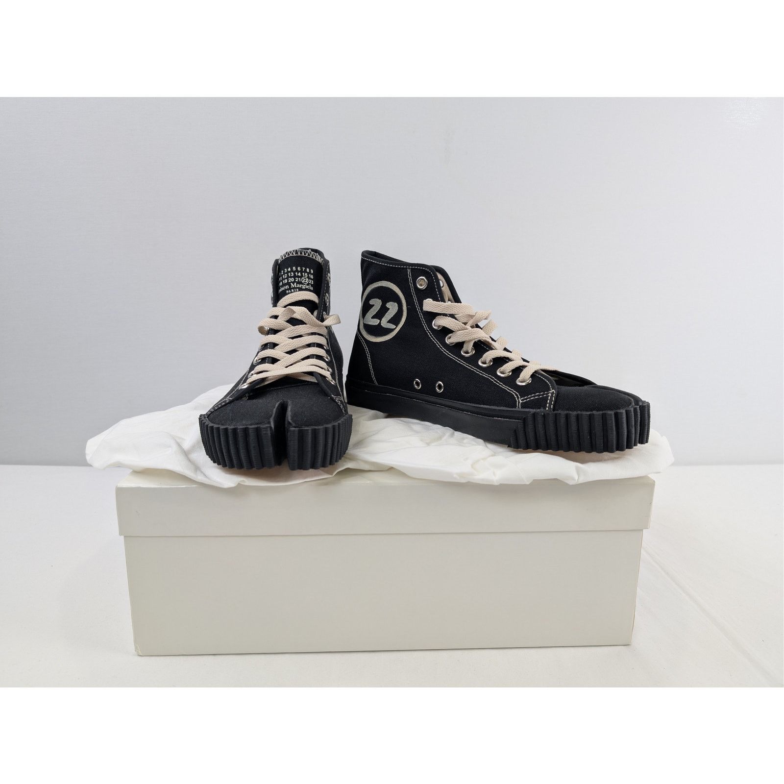 Maison Margiela o1rshd1 Q:2 / Tabi High Top Sneakers in Black/Beige Size US 10.5 / EU 43-44 - 17 Thumbnail