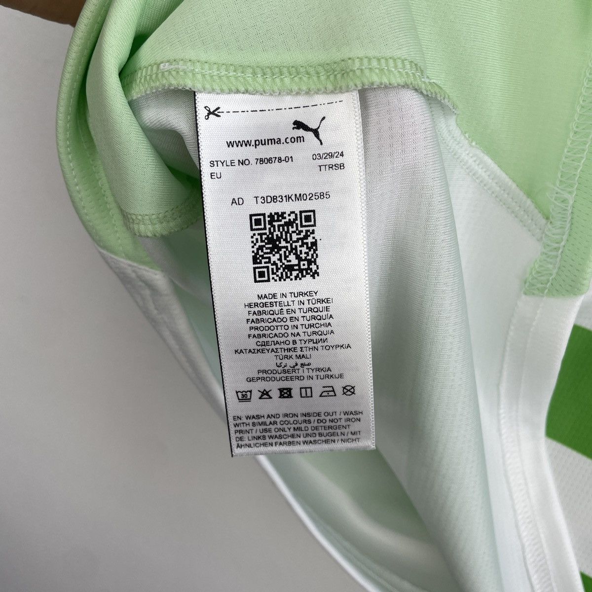 Puma Greuther Fürth Home Jersey Puma Shirt Men 2024/2025 Size US XL / EU 56 / 4 - 6 Thumbnail
