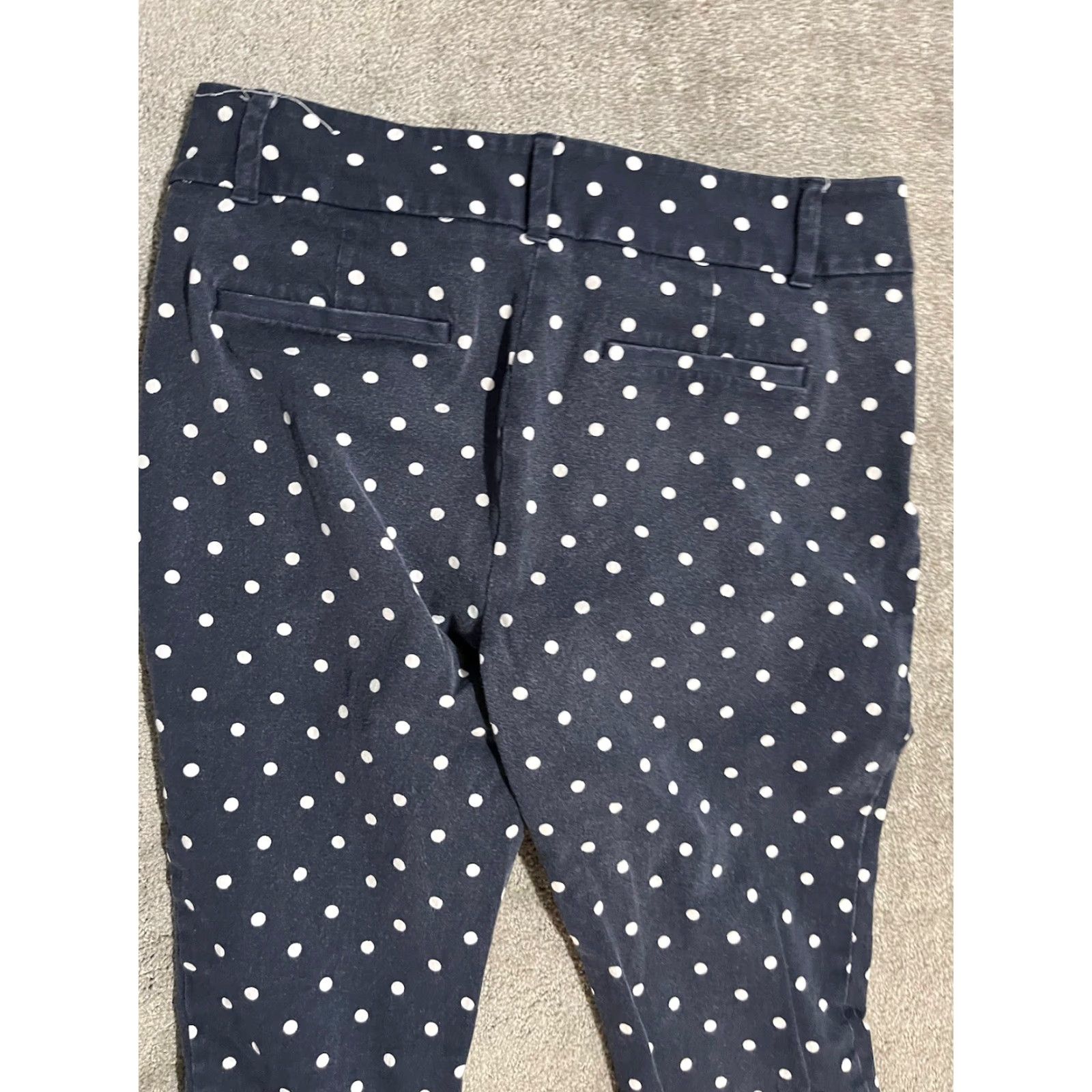 Ann Taylor VINTAGE? No; Actually: Ann Taylor LOFT Modern Skinny Ankle Pants 8 Navy Blue Polka Dot Chino Ankle Dist Size 30" / US 8 / IT 44 - 4 Thumbnail