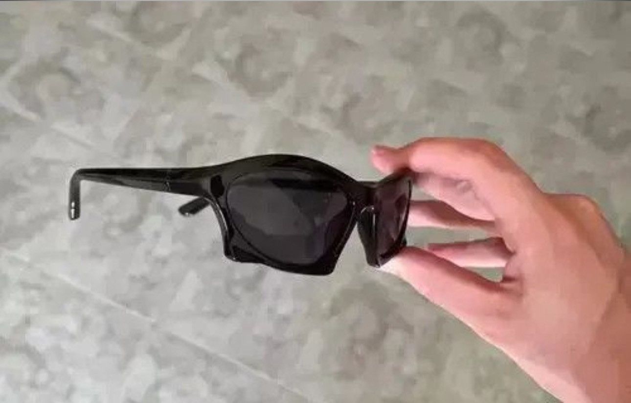 Designer × Electric Visual Square Irregular Summer Holiday Sunglass Size ONE SIZE - 3 Thumbnail