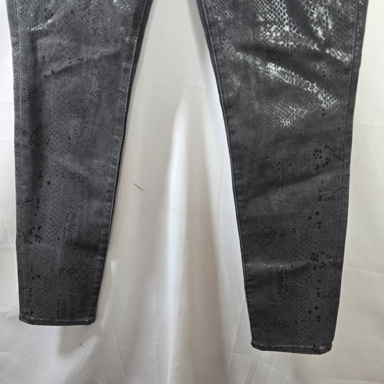 Good American Good American Good Waist Gray Snake Foil Skinny Jeans 4/27 Size 27" / US 4 / IT 40 - 8 Thumbnail