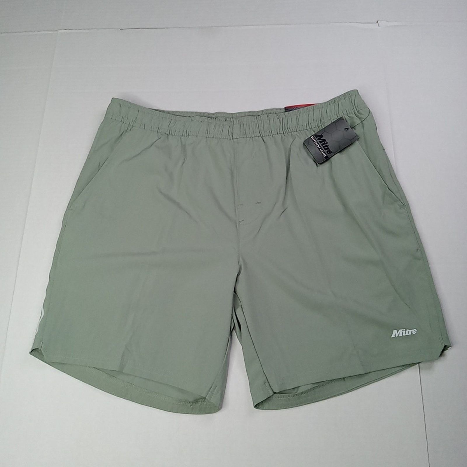 Other Mitre Men’s L Elastic Waist Green Shorts With 7” Inseam NWT Size US 36 / EU 52 - 1 Thumbnail