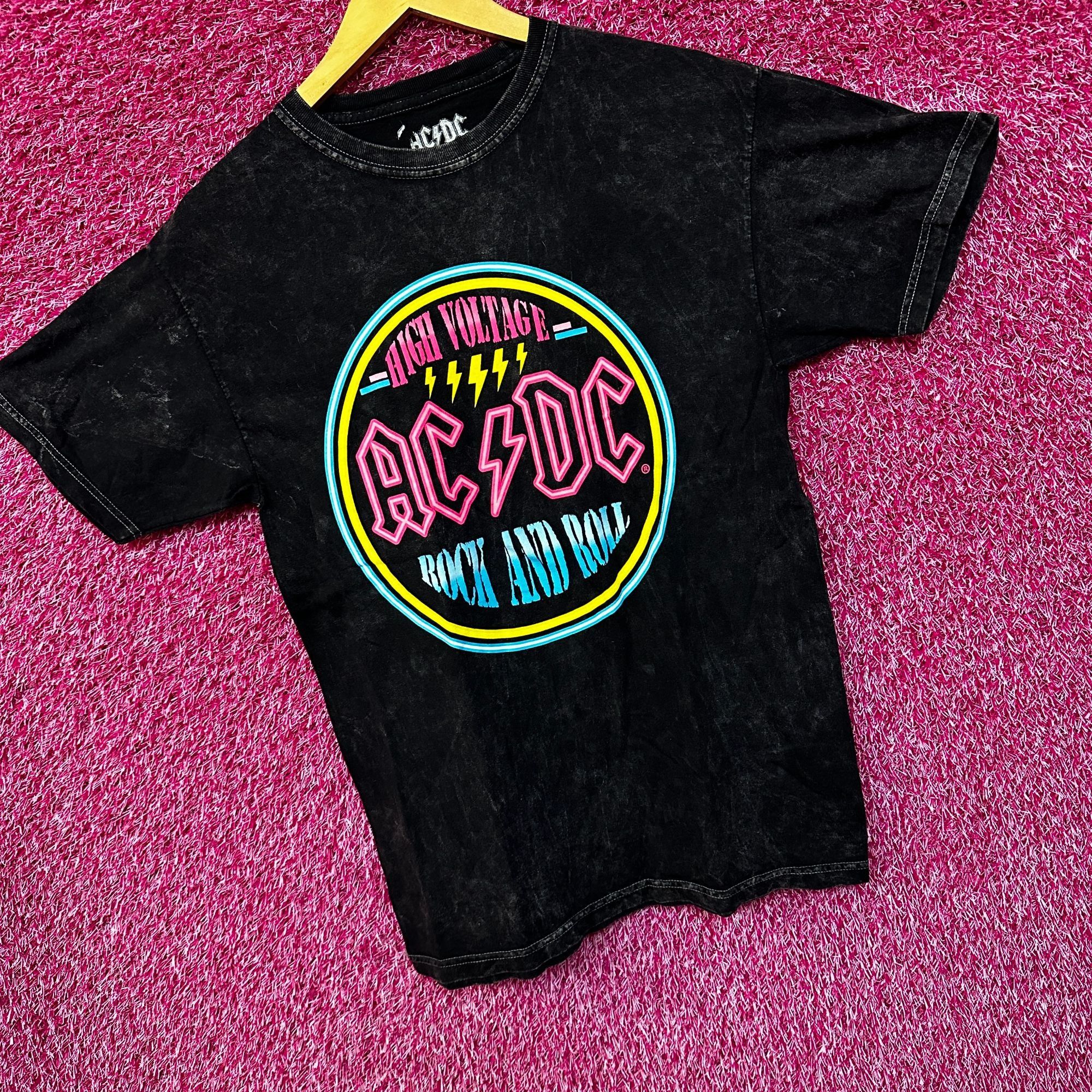AC/DC AC/DC Hells Bells High Voltage Tshirt size Medium Size US M / EU 48-50 / 2 - 3 Thumbnail