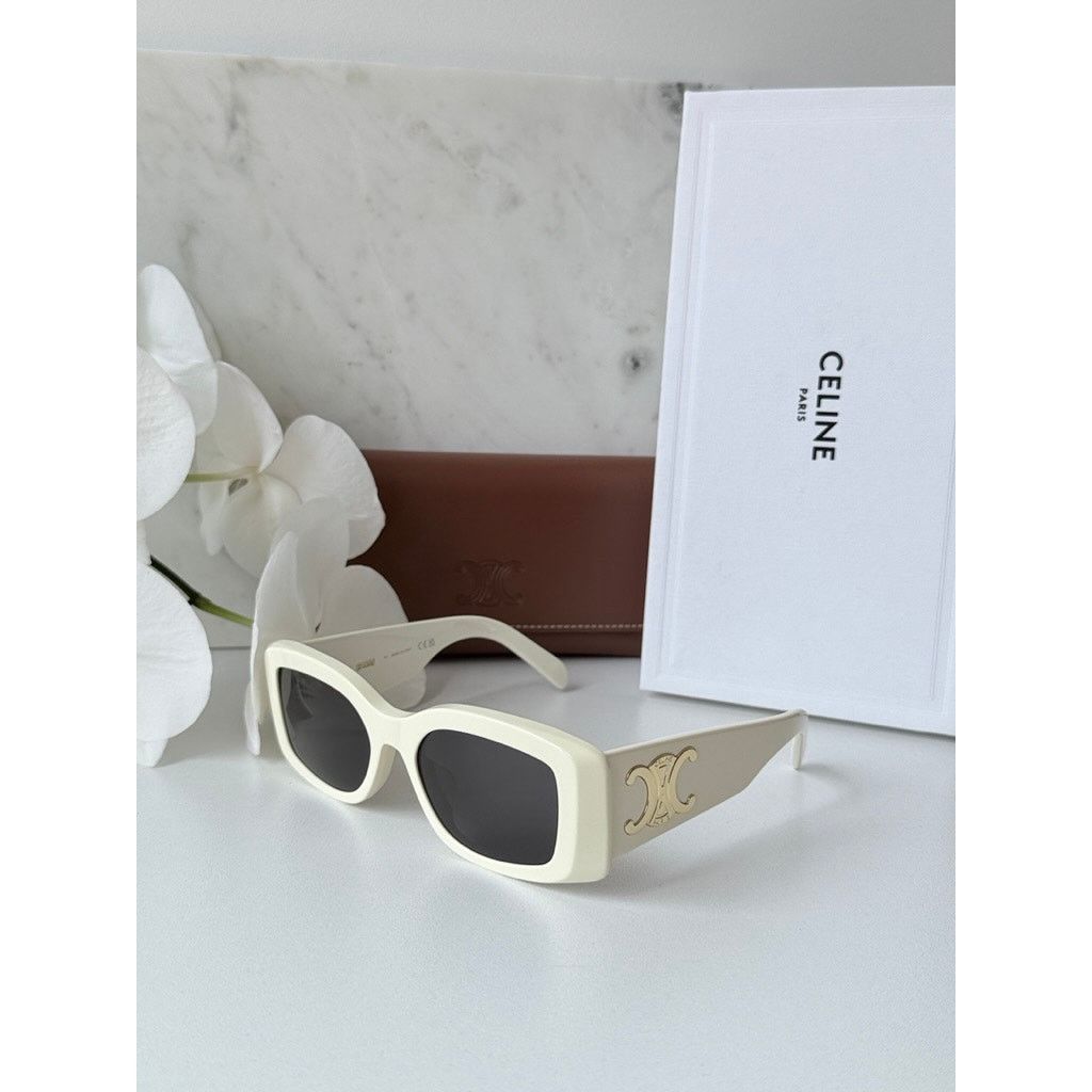 Celine NEW Celine CL40282U Triomphe XL White Gold Sunglasses Size ONE SIZE - 3 Thumbnail