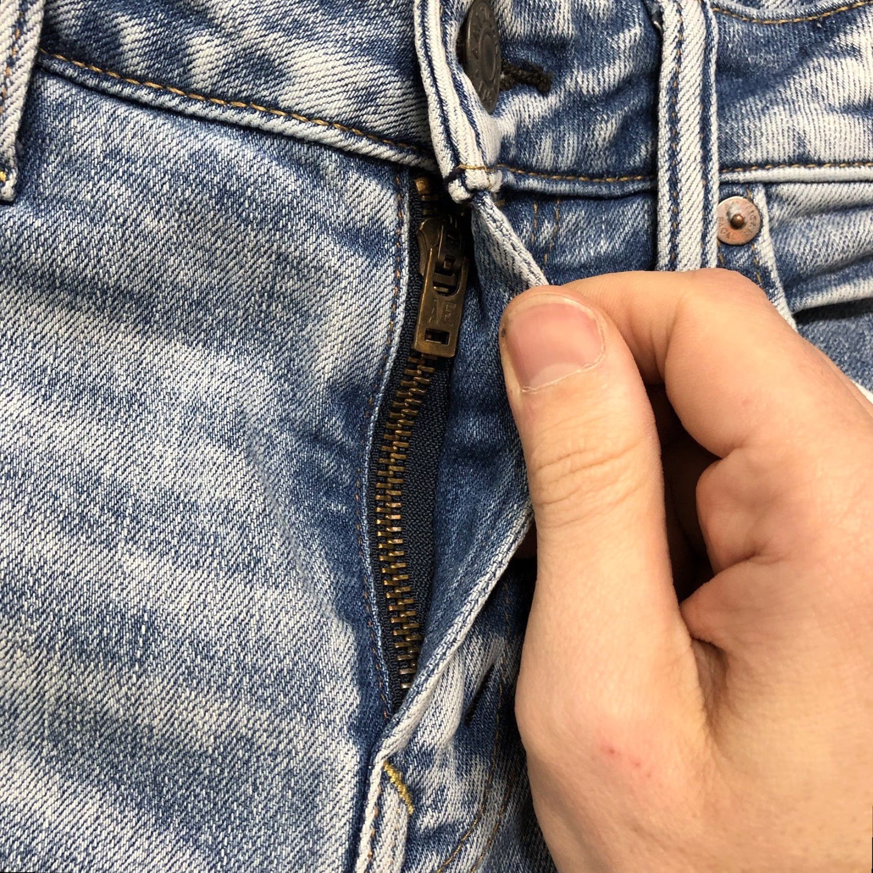 American Eagle Outfitters American Eagle Outfitters Jeans Mens 28x30 Jeans Athletic Skinny Blue Denim Distressed Zipper 5-Pocket USA Cowboy Logo Casual Regular Mens Size US 28 / EU 44 - 7 Thumbnail