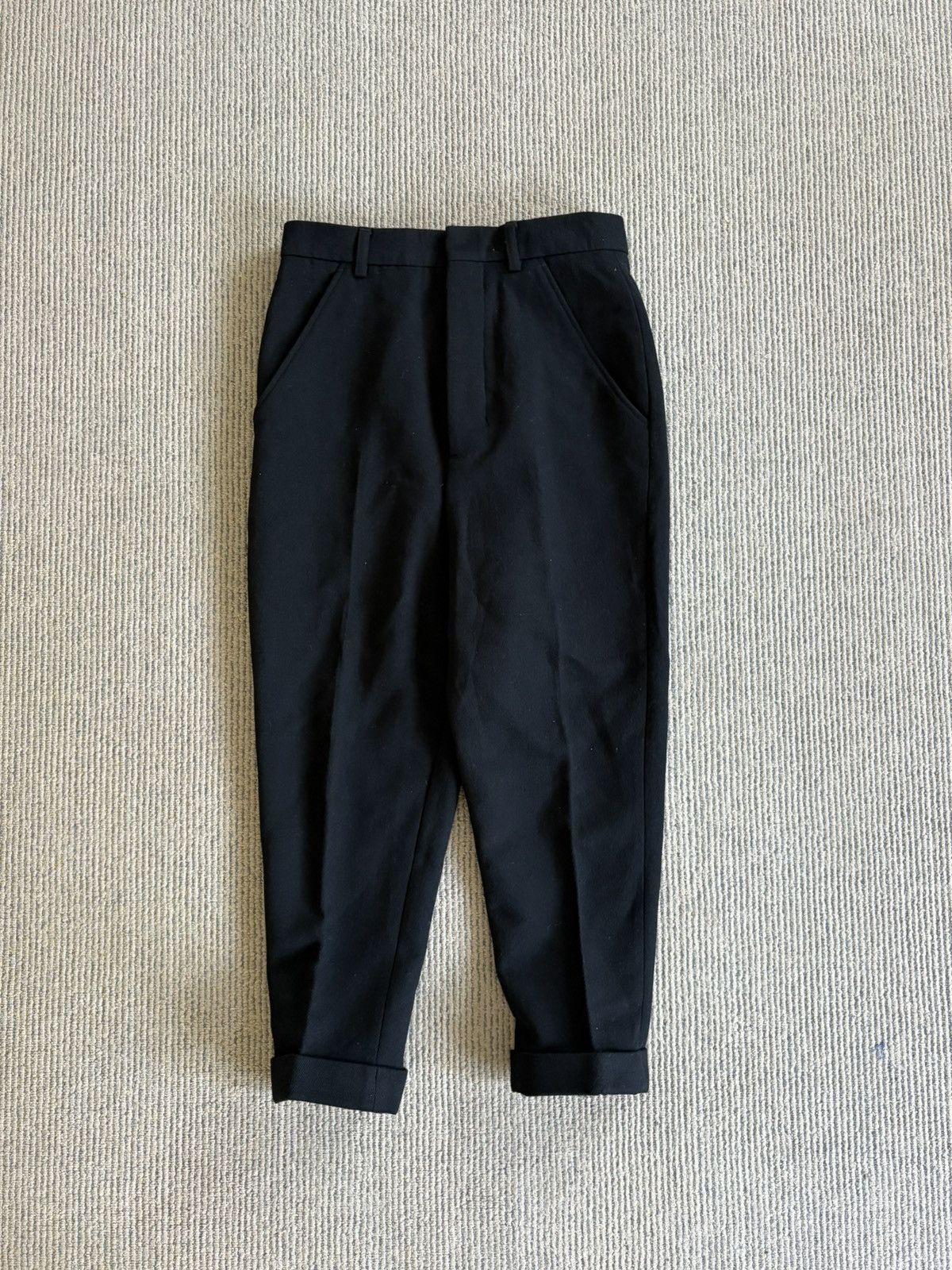AMI Black Wool Pleated Carrot Pants Size US 30 / EU 46 - 1 Thumbnail