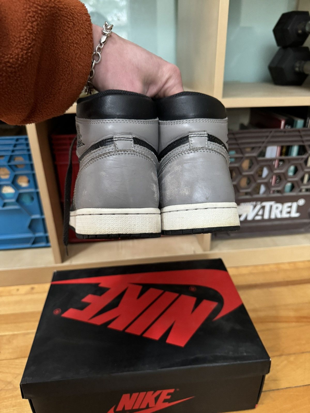 Jordan Brand Air Jordan 1 High OG "Shadow" 2018 Size US 8 / EU 41 - 6 Thumbnail