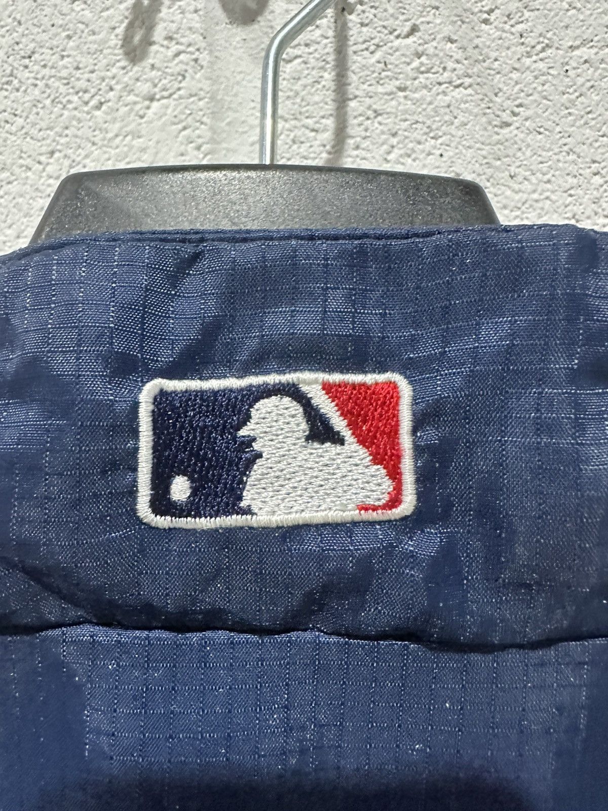 Starter Vintage Cleveland Indians Starter Mens M Windbreaker Wahoo Size US M / EU 48-50 / 2 - 4 Thumbnail
