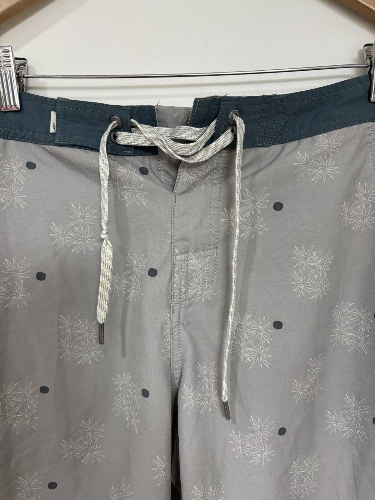 Vuori Vuori Men’s Gray Pineapple Board Shorts Swim Trunks- size 30 Size US 30 / EU 46 - 3 Thumbnail