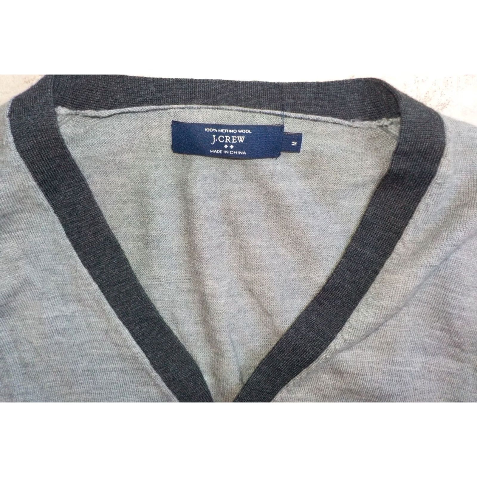 J.Crew J. Crew Mens Merino Wool Cardigan Sweater Gray Medium 5 Button 2 Pockets Size US M / EU 48-50 / 2 - 3 Thumbnail