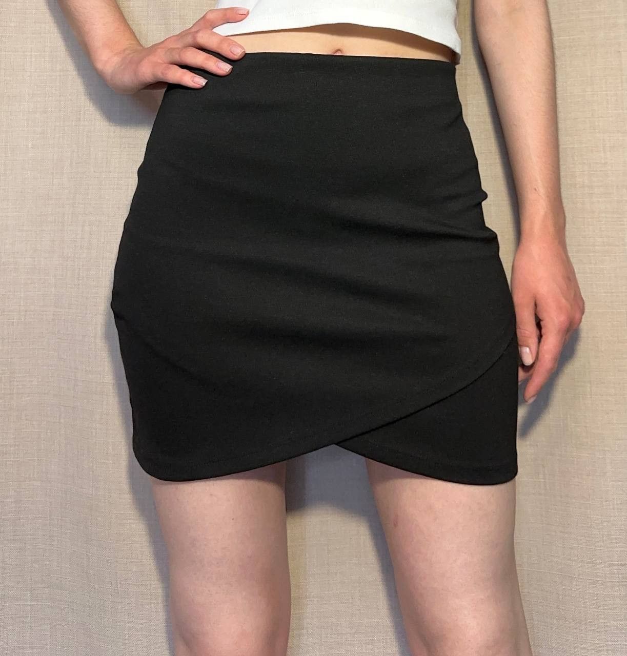 Sezane Sezane Calvo Mini Skirt Elastic Waist black Size 26" / US 2 / IT 38 - 2 Thumbnail