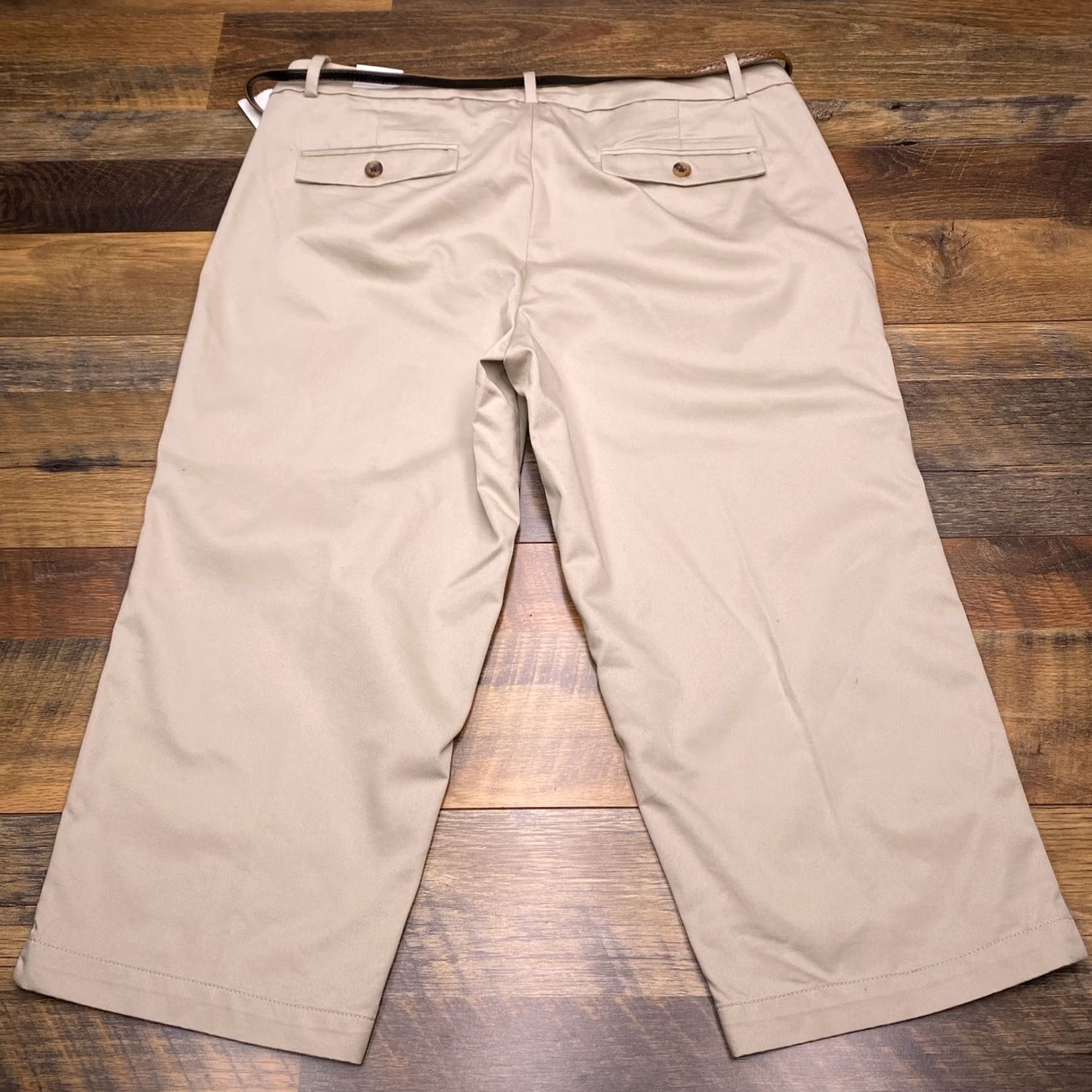 Dockers DOCKERS Capri Pants Womens 14 Khaki Brown With Hello Smooth Belted Stretch New Size 36" / US 14 / IT 50 - 2 Thumbnail