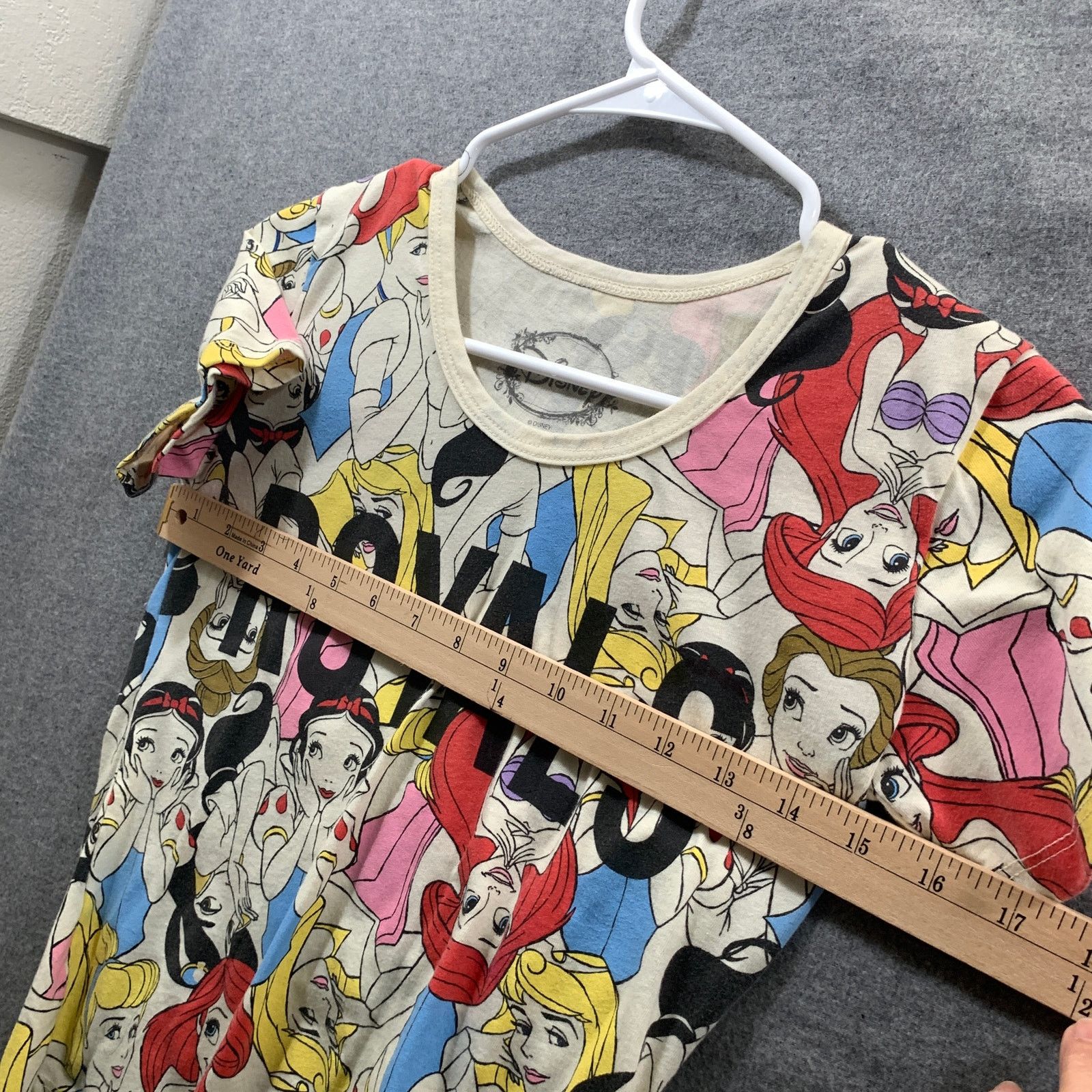 Disney Disney Tee Shirt Size Small Casual T Shirt Ladies Size S / US 4 / IT 40 - 6 Thumbnail