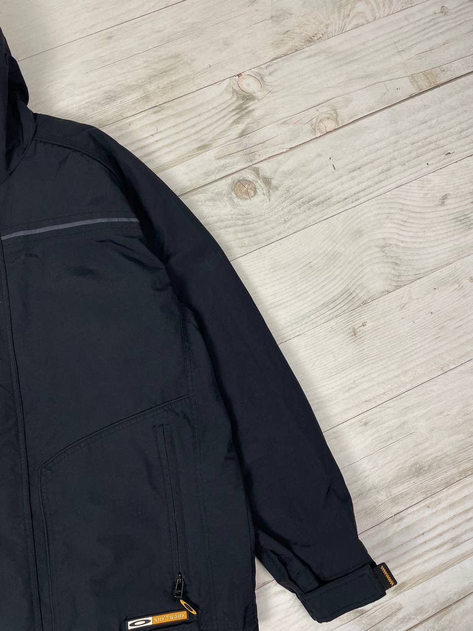 Oakley Vintage Oakley Software Ski Jacket Techwear Snowboard 00s Size US L / EU 52-54 / 3 - 4 Thumbnail