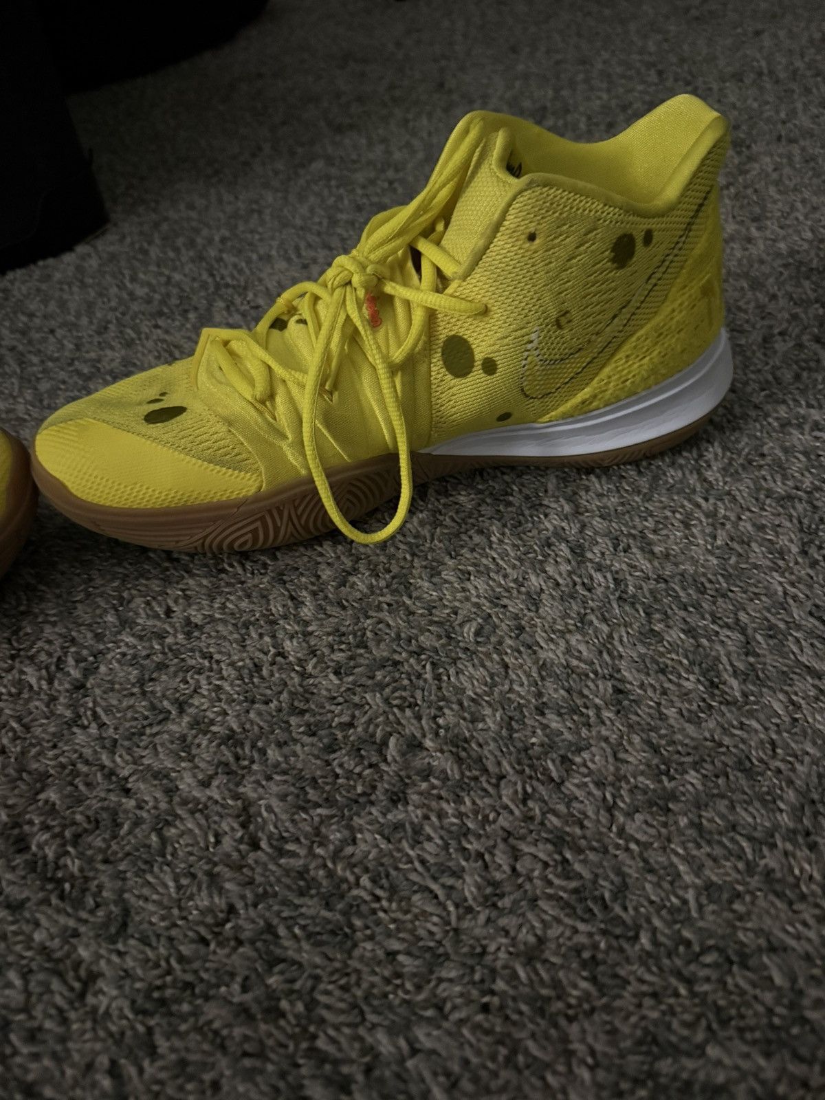 Nike Sponge Kyrie x Nike Basketball Size US 11 / EU 44 - 6 Thumbnail
