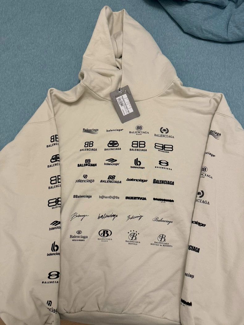 Balenciaga SS23 monogram family photo printed hooded sweats