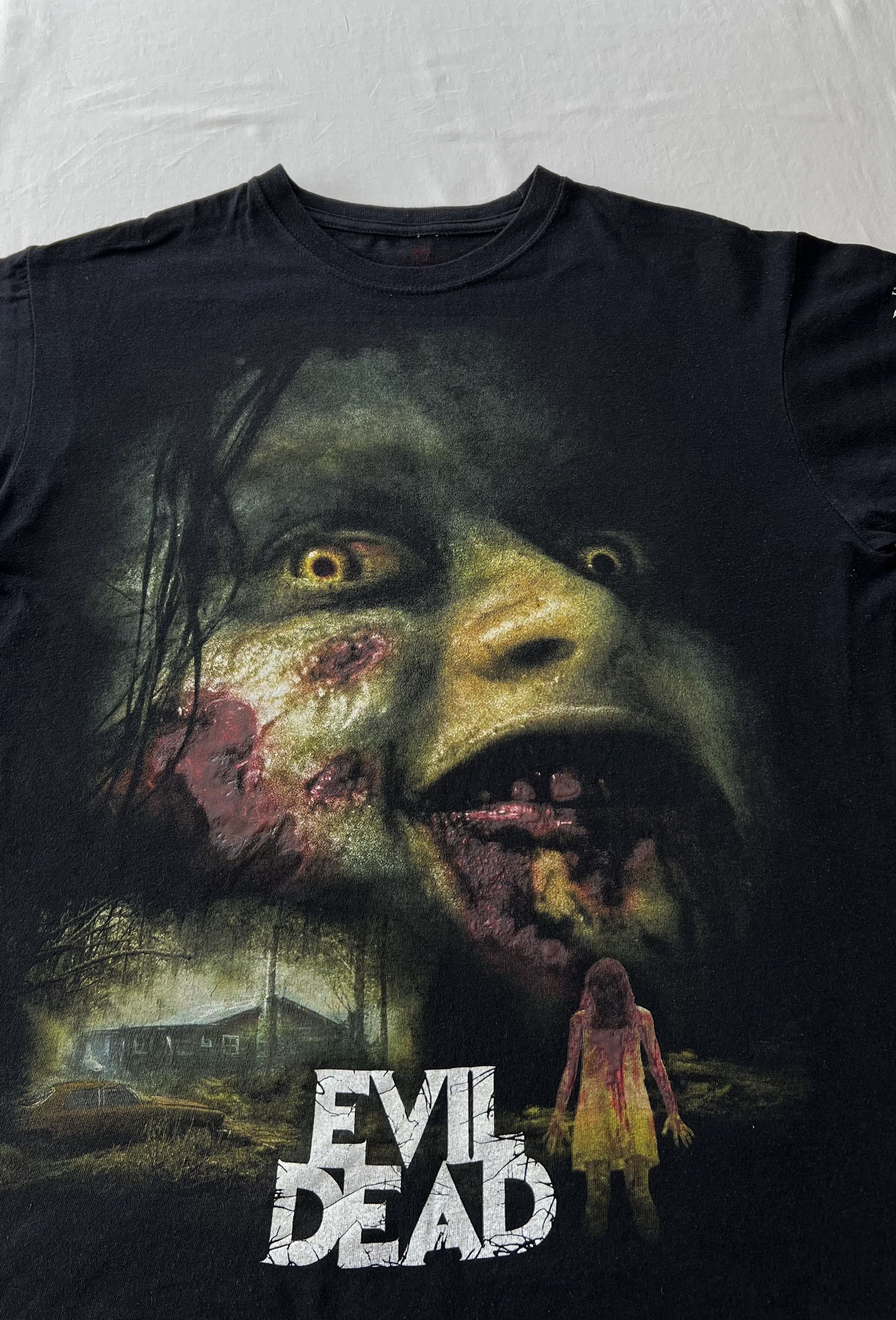 Expert Horror Vintage 2013 Evil Dead Horror Movie Black T-shirt Size US M / EU 48-50 / 2 - 4 Thumbnail