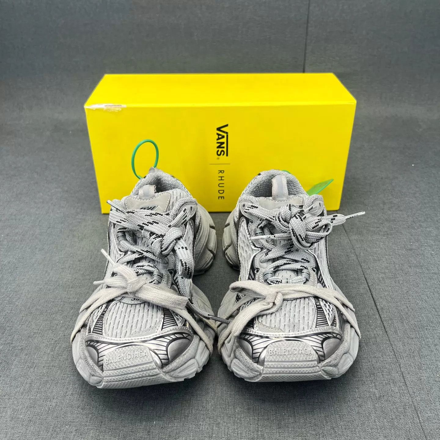 Balenciaga Balenciaga 3xl Silver Gray 35 Worn 2x Like New Size US 4.5 / IT 34.5 - 2 Thumbnail