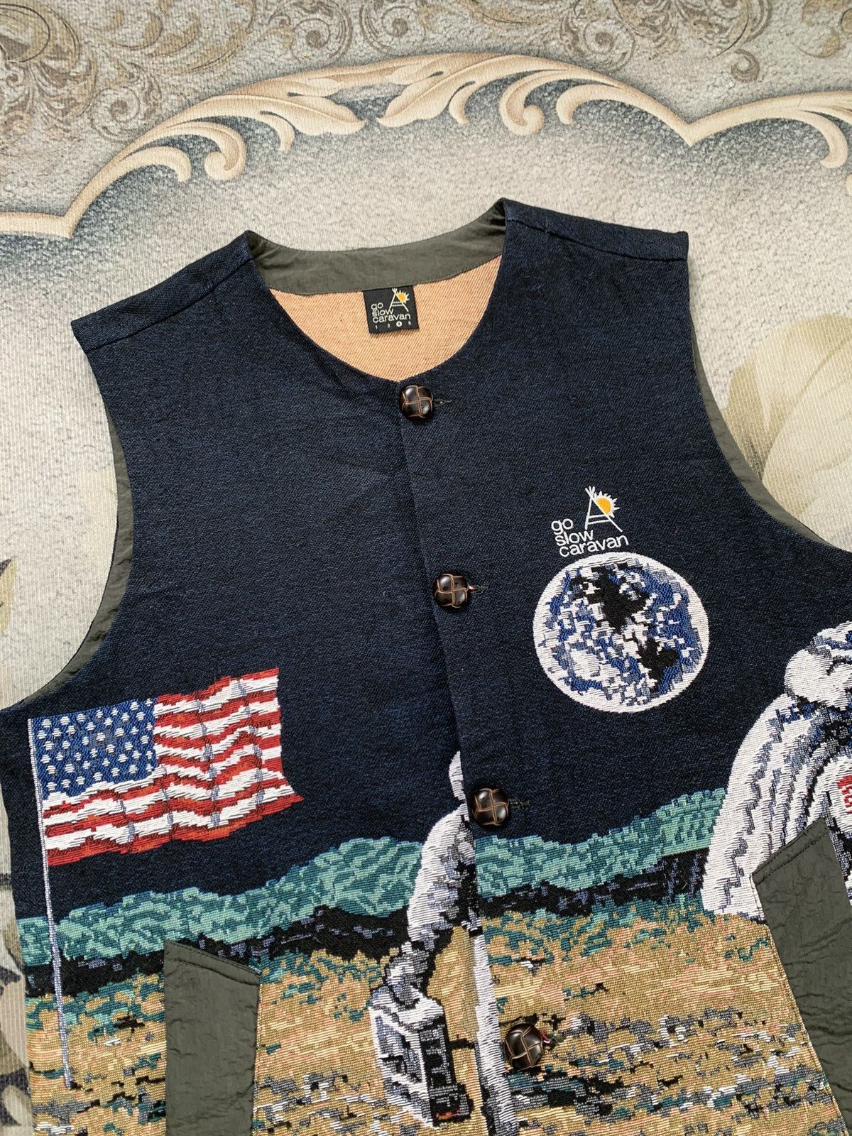 Art Comes First Rare Astronaut Art Go Slow Caravan Vest Size US M / EU 48-50 / 2 - 3 Thumbnail