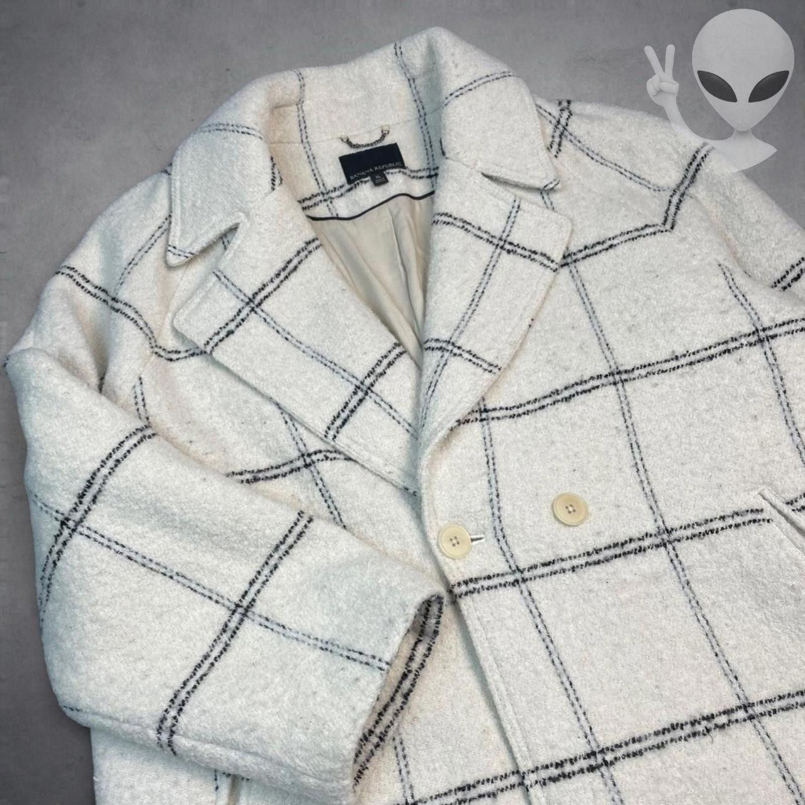 Banana Republic Banana Republic XL Cream Windowpane Plaid Pea Coat Wool Size XL / US 12-14 / IT 48-50 - 2 Thumbnail