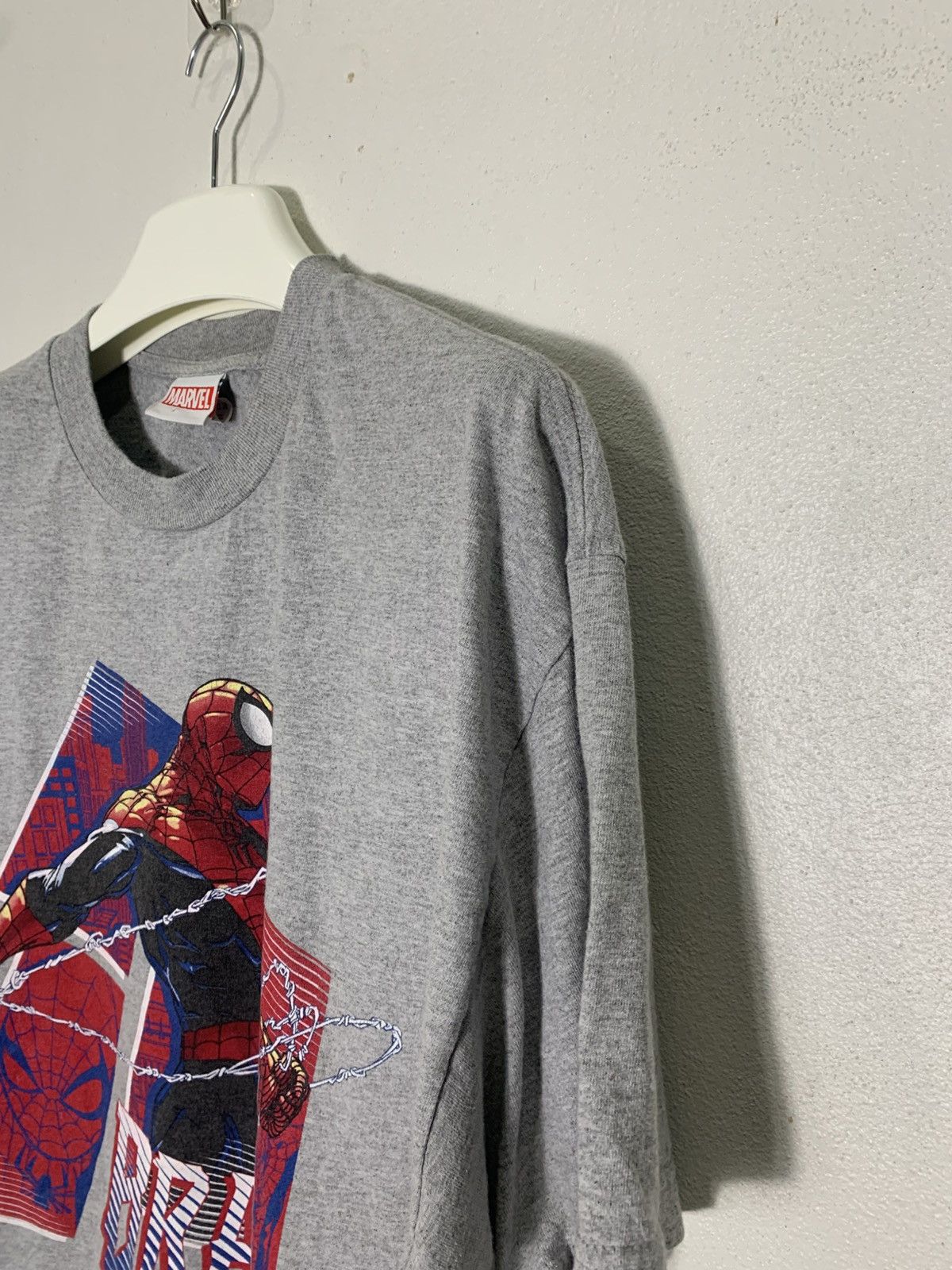 Vintage Vintage 2000’s Spiderman Marvel comics Tshirt Size US XL / EU 56 / 4 - 7 Thumbnail