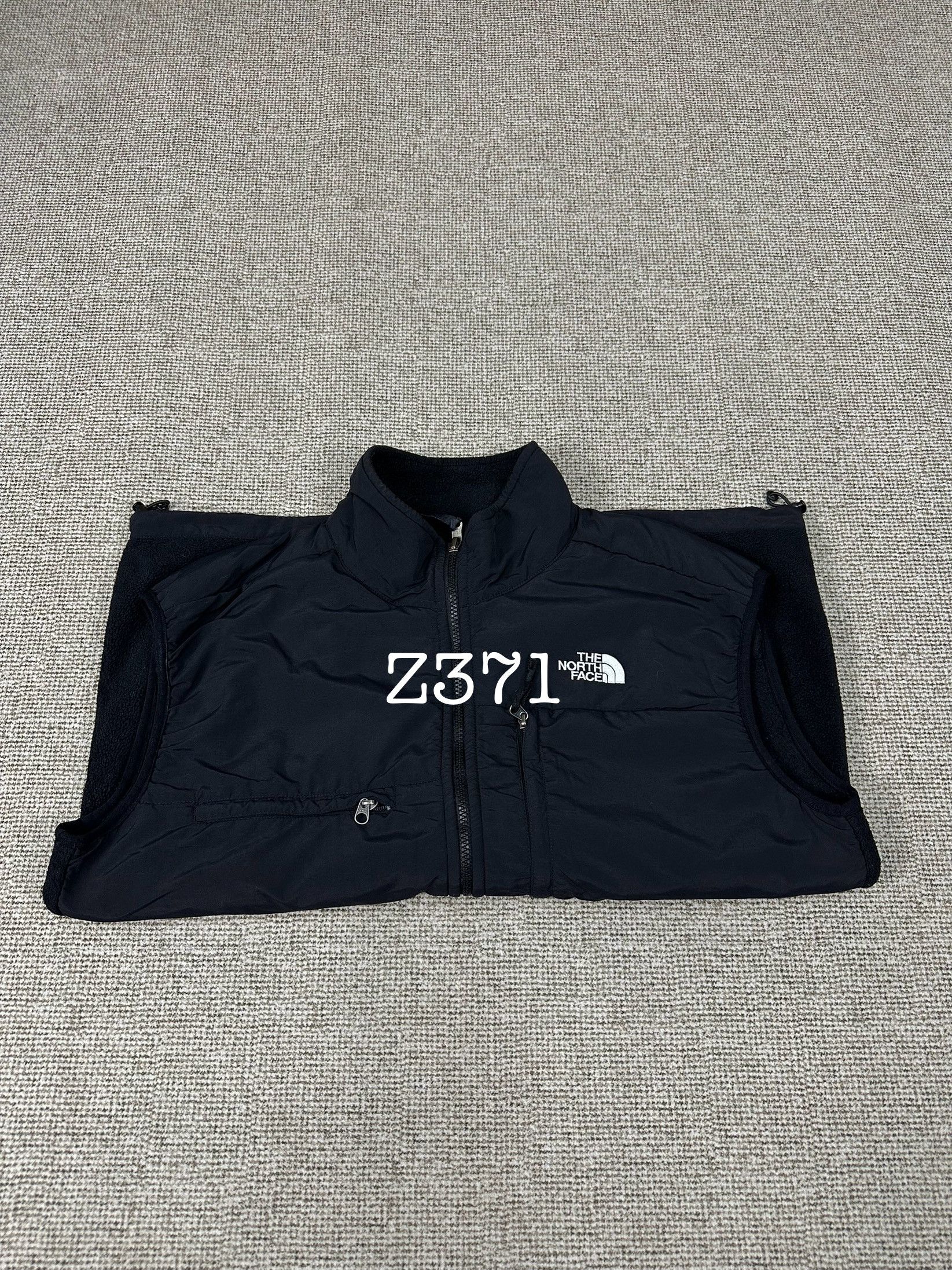 The North Face Vintage The North Face Denali Fleece Vest Z371 Size US L / EU 52-54 / 3 - 12 Thumbnail
